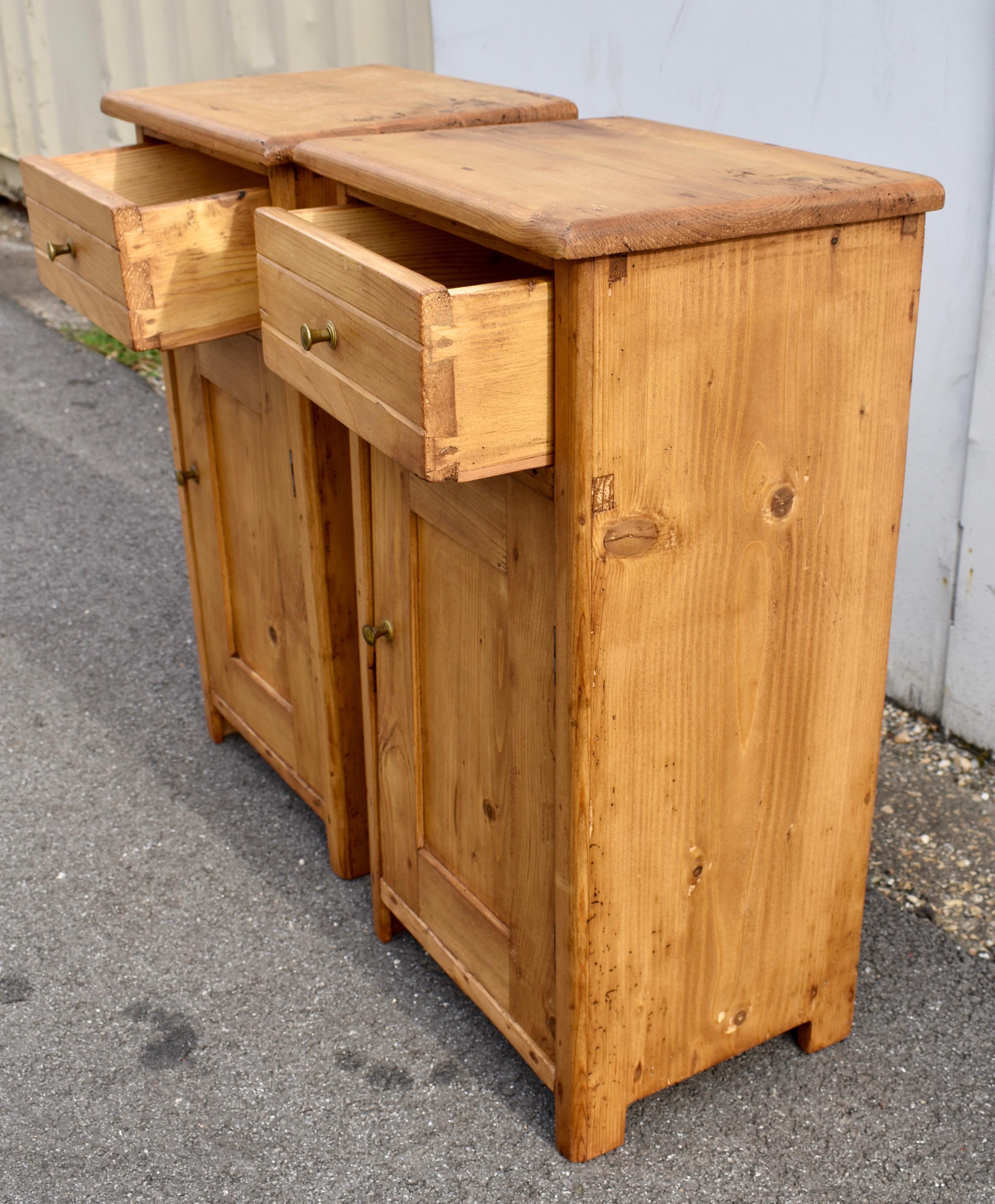 Pair of Pine Nightstands with One Door and One Drawer 1