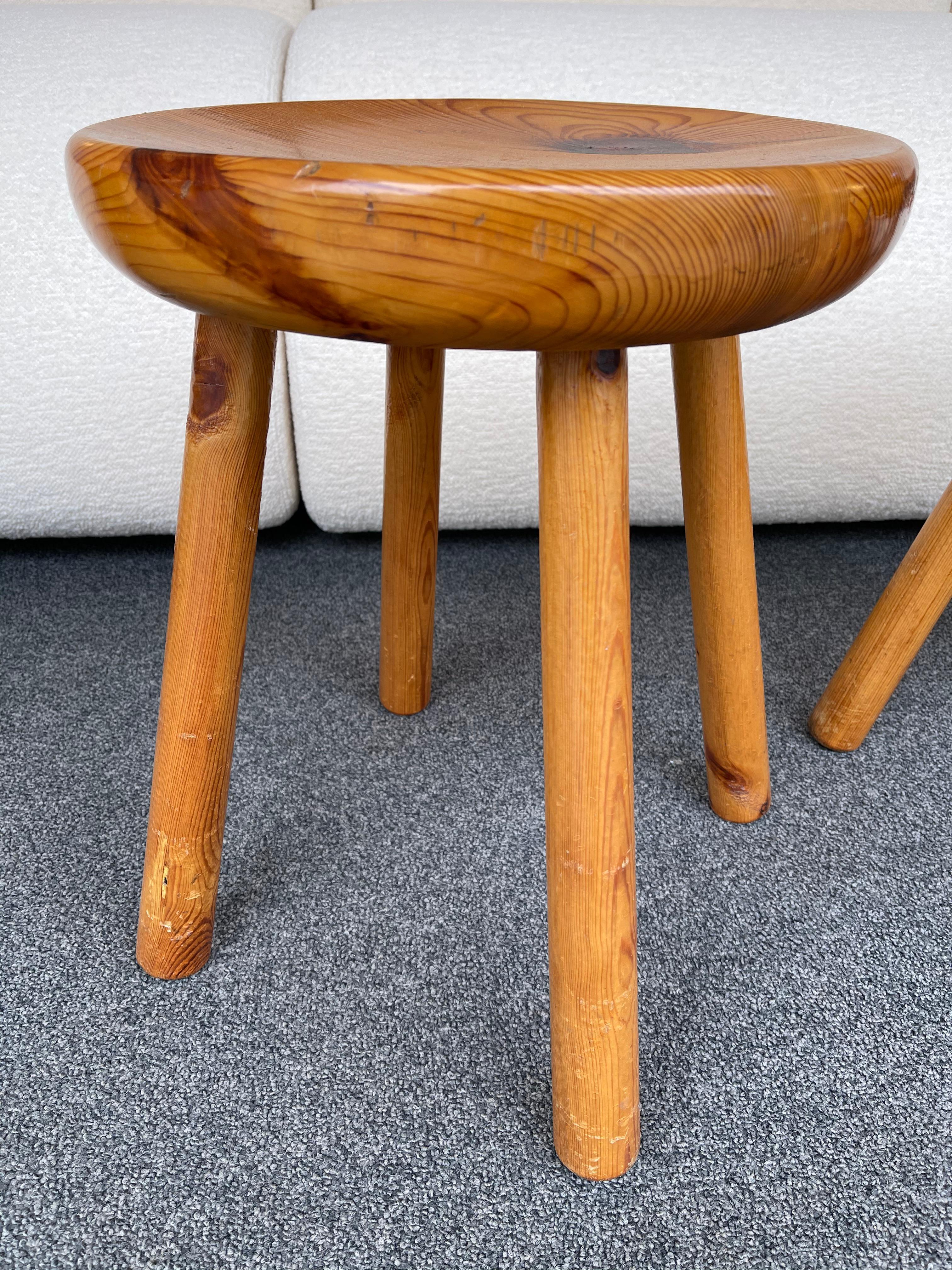 Mid-Century Modern Pair of Pine Stool Attributed to Charlotte Perriand, France, 1960s For Sale