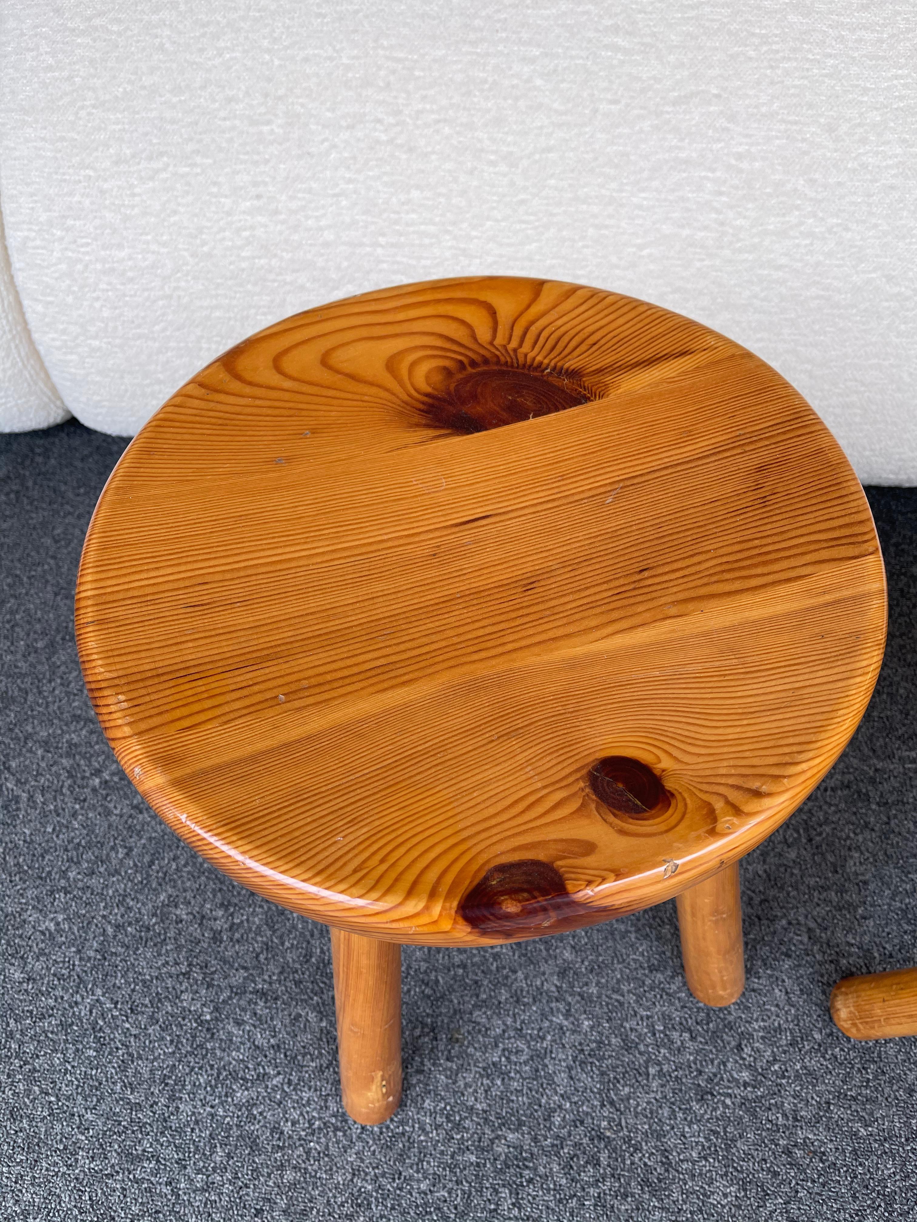 Pair of Pine Stool Attributed to Charlotte Perriand, France, 1960s For Sale 1