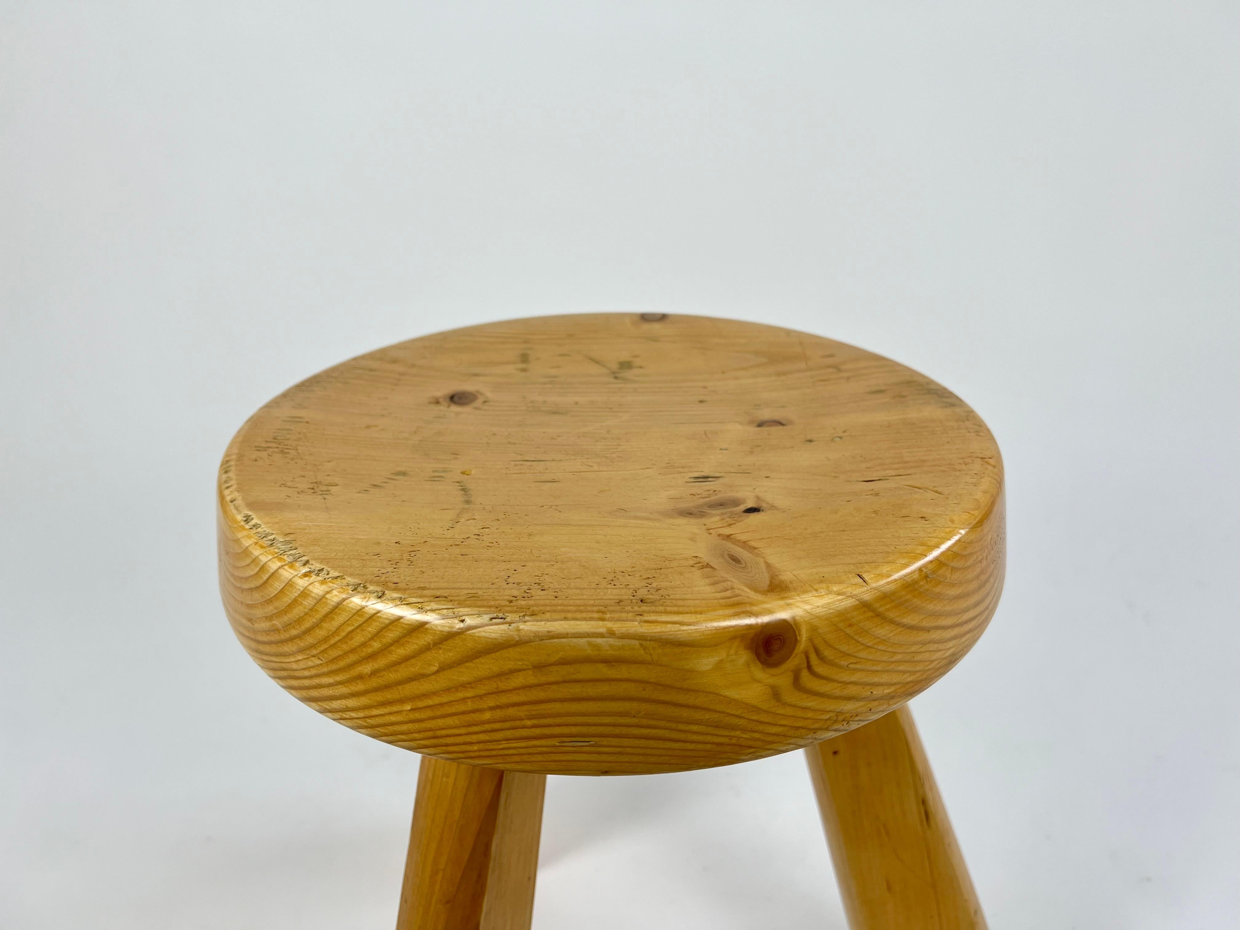 Pair of pine stools from Les Arcs, Charlotte Perriand, France 1960-70s For Sale 8