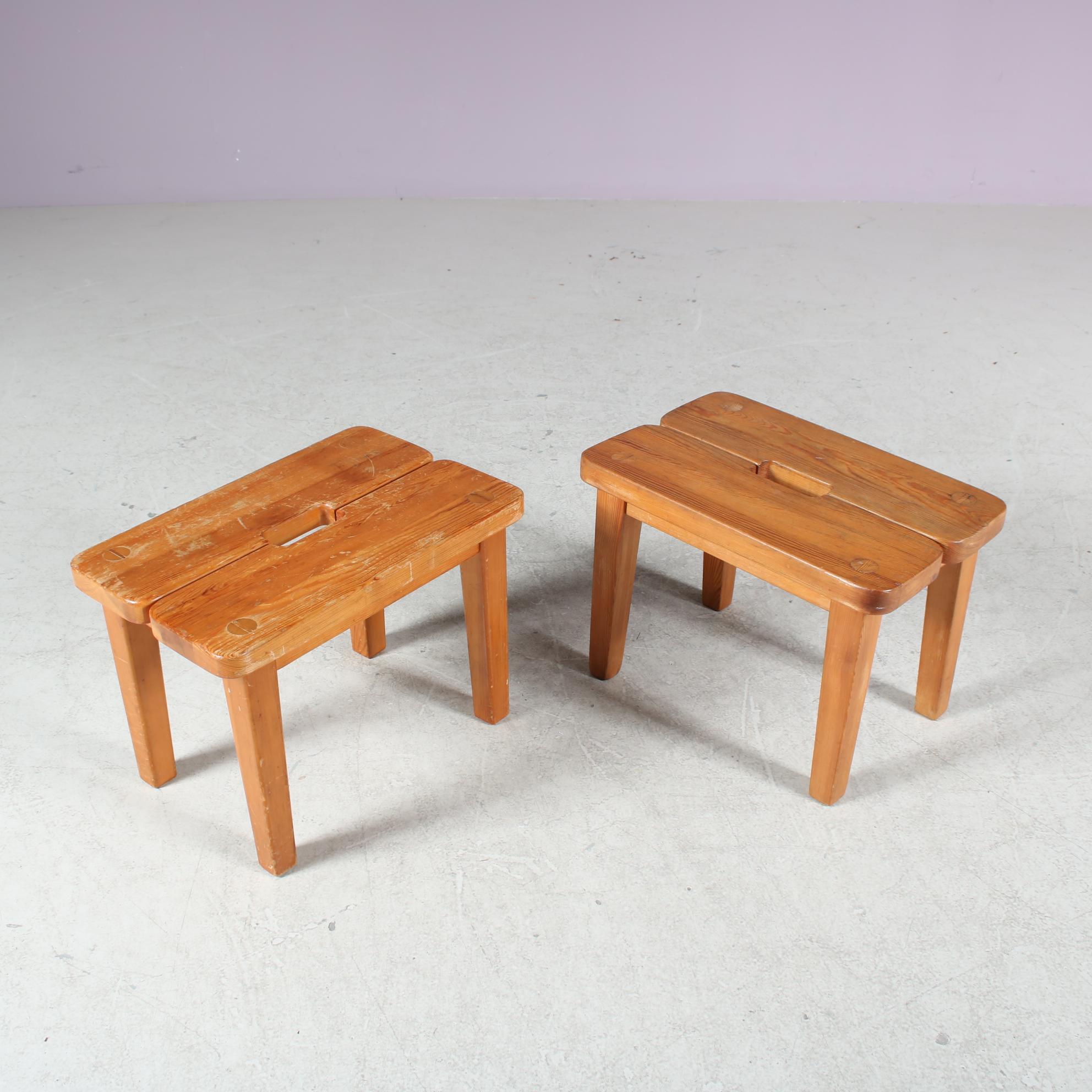 Pair of Pine Stools from Sweden, 1940 For Sale 7
