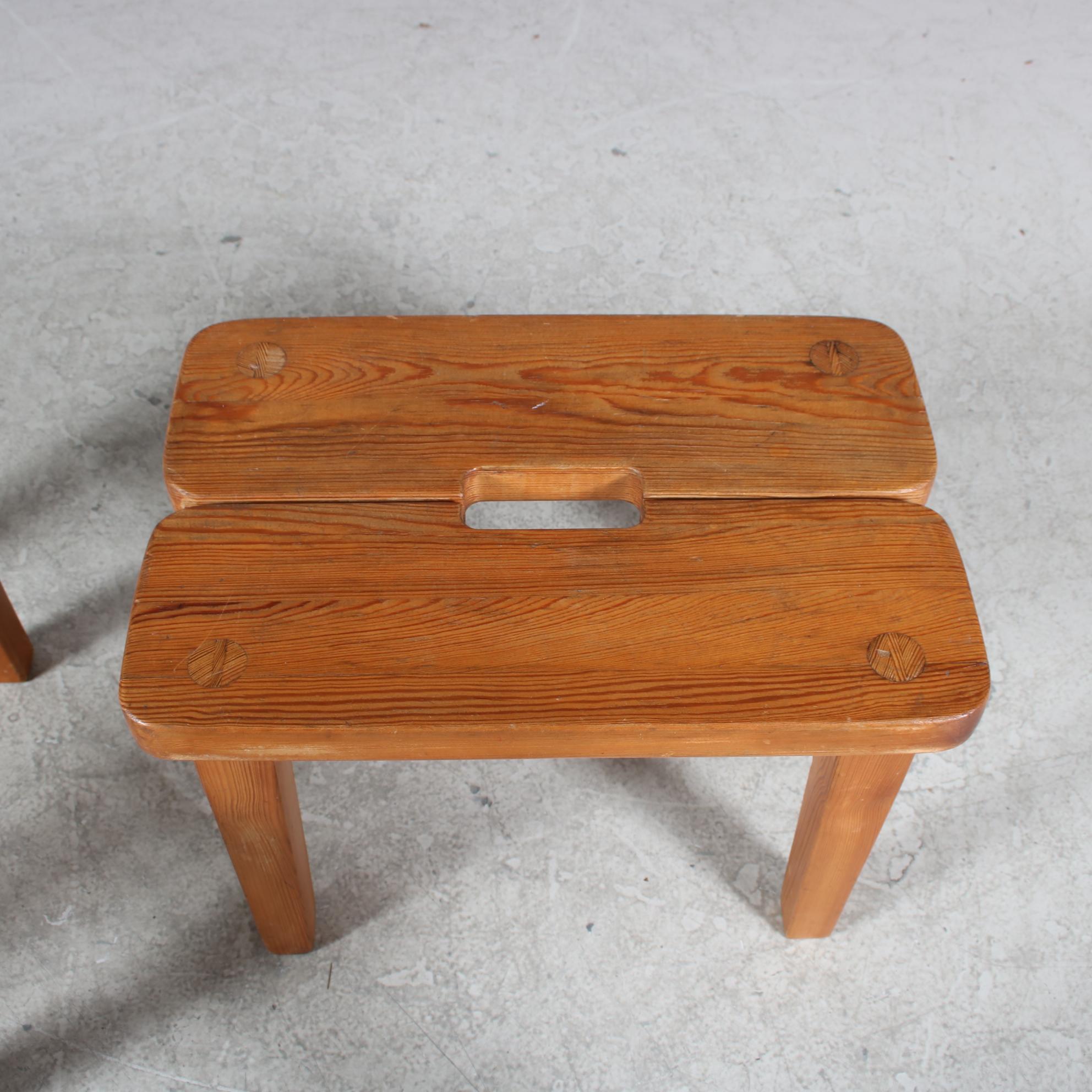 Pair of Pine Stools from Sweden, 1940 For Sale 1