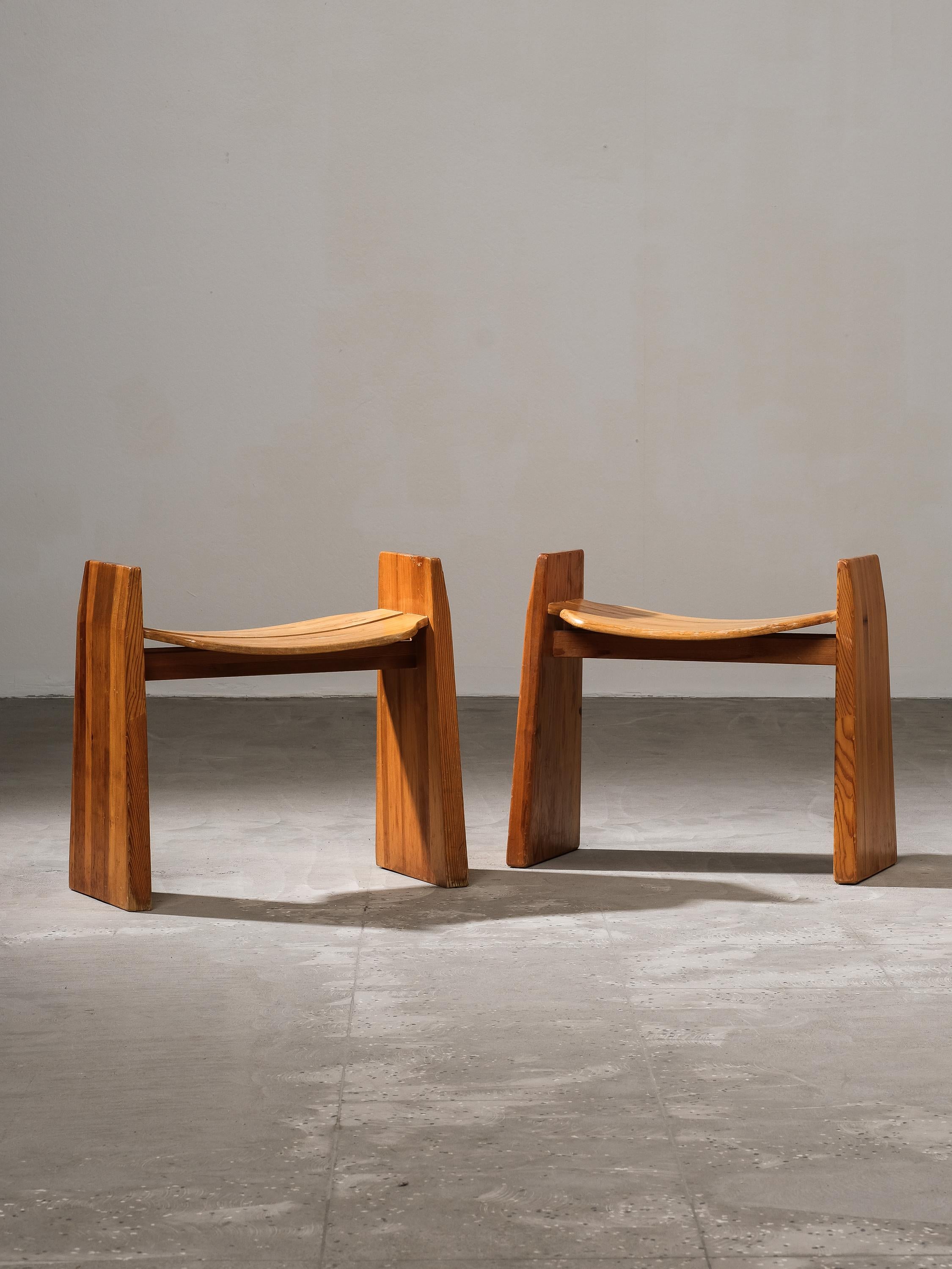 Paire de tabourets en pin Gilbert Marklund, Suède, 1970 en vente 2
