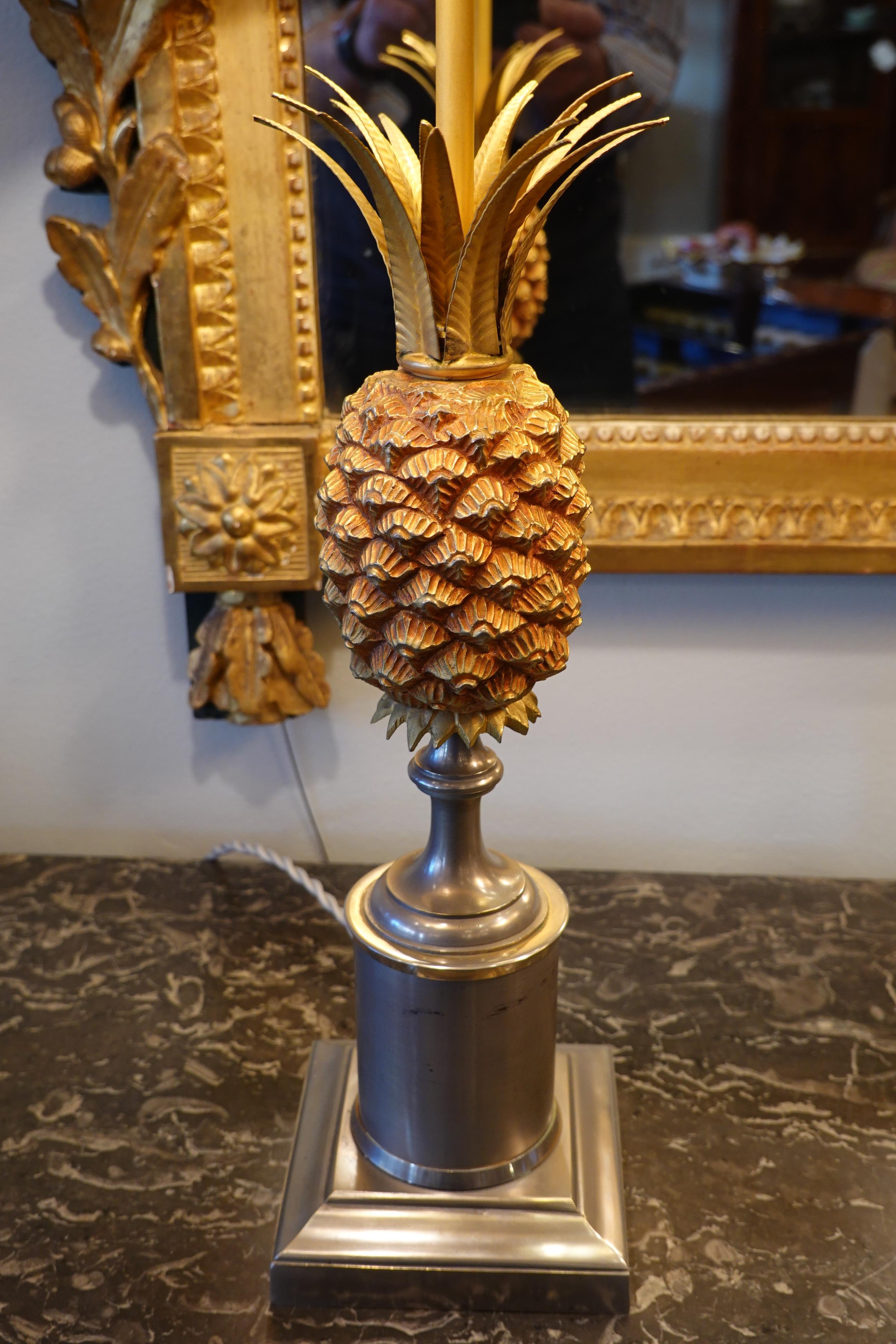 Pair of Pineapple Lamps with Metal Shades in the Style of Jansen or Charles In Good Condition In Pembroke, MA