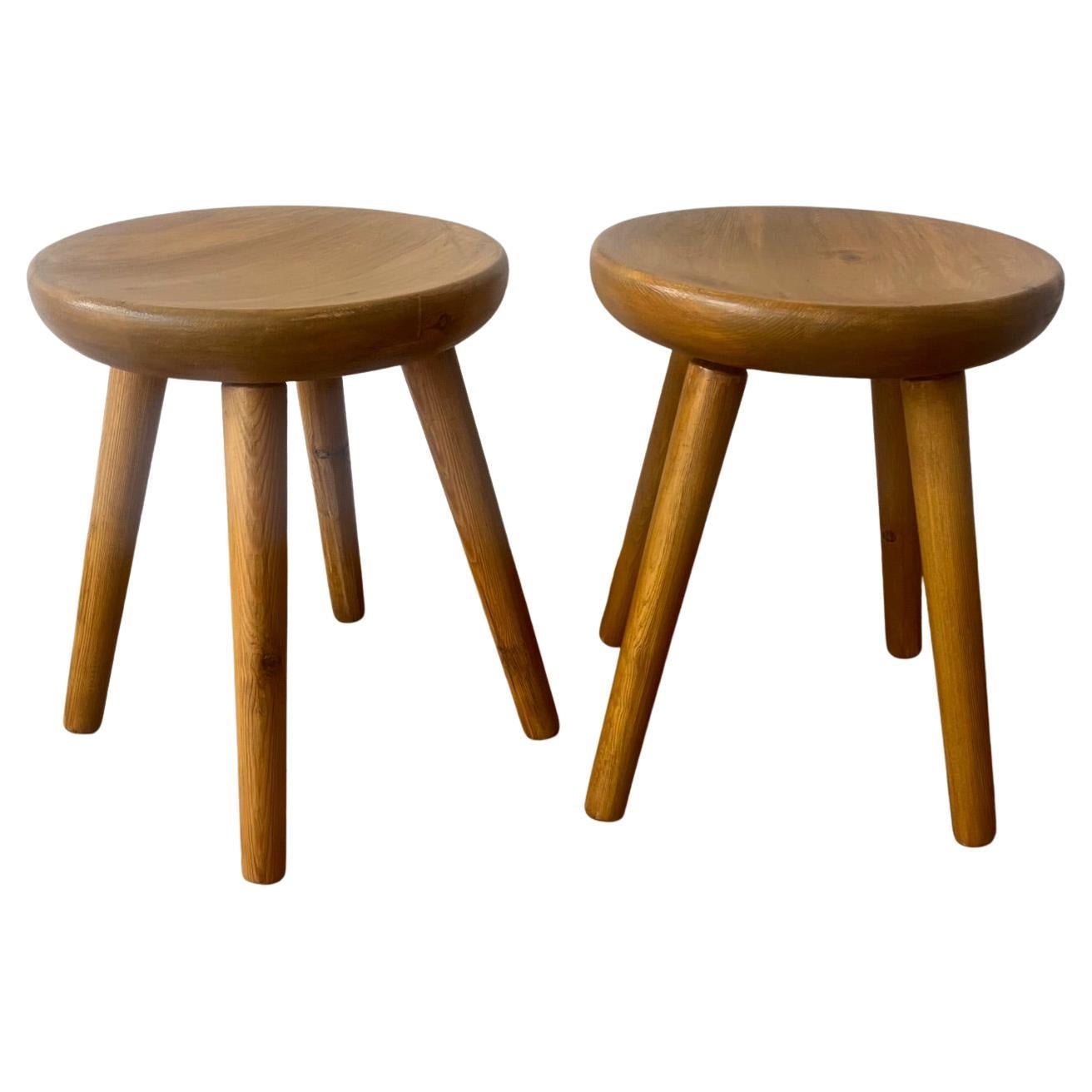 Pair of pinewood stools attributed to René Martin For Sale