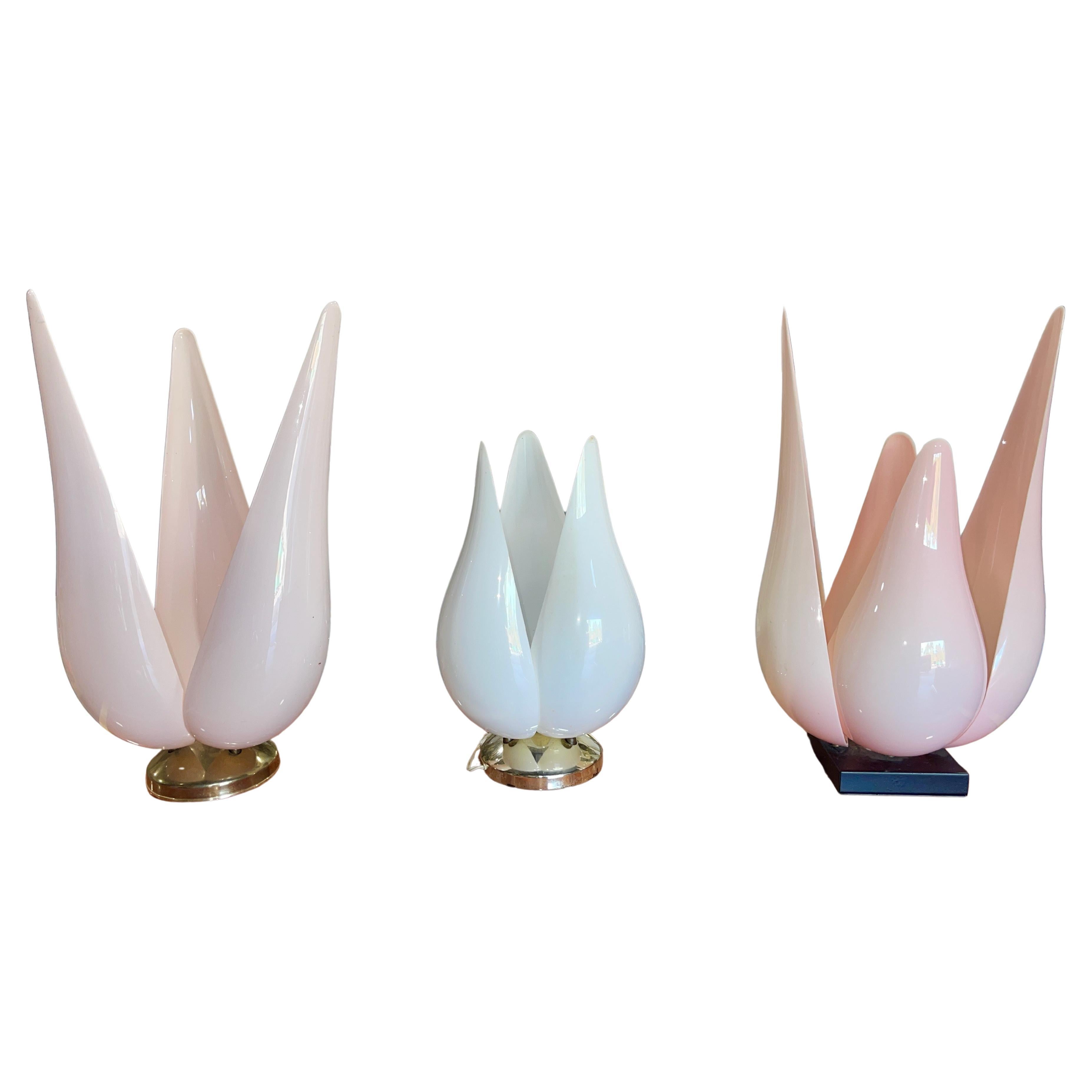 Paire de lampes de table à pétales de tulipe en acrylique rose d'après Rougier en vente