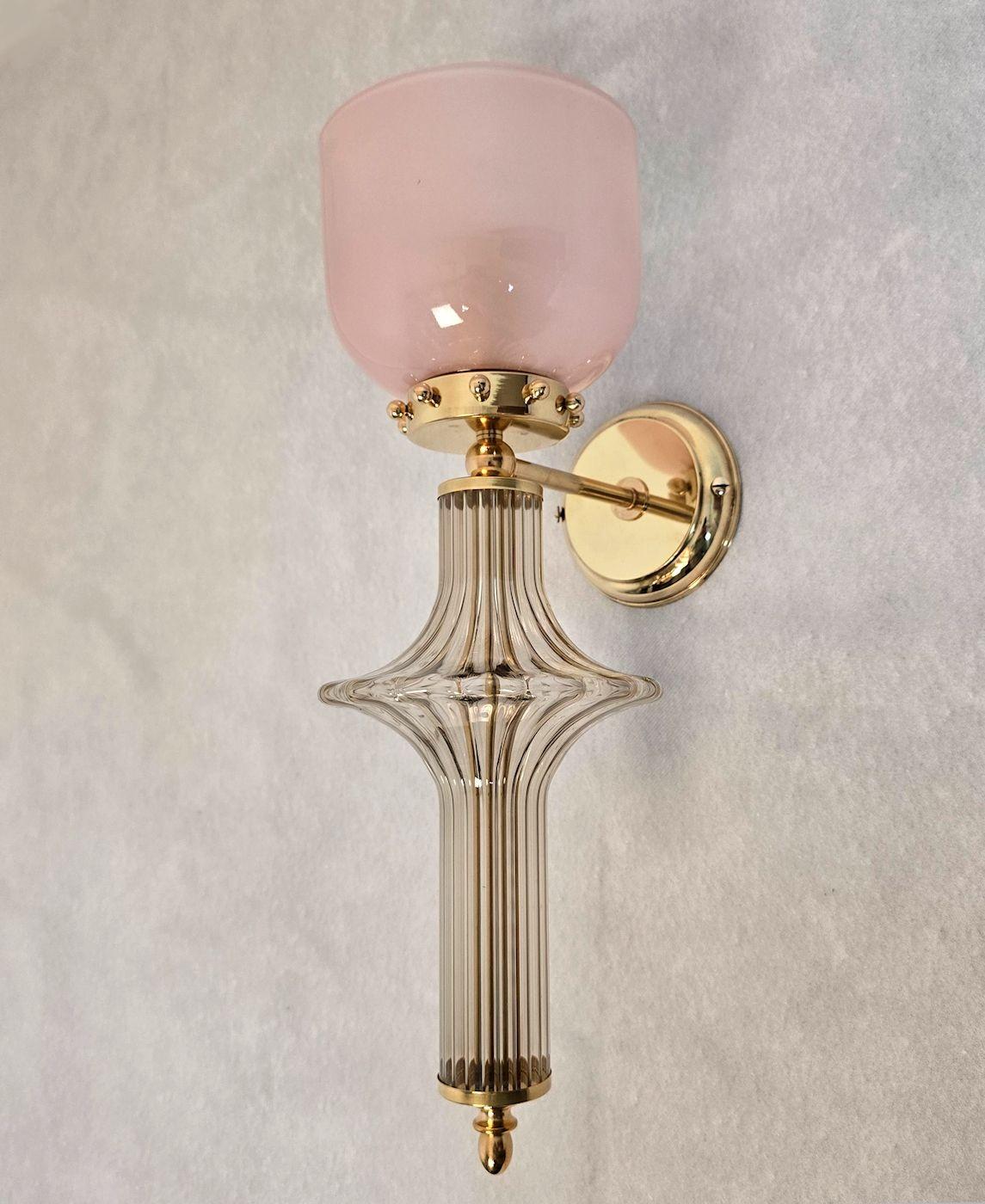 Paar rosafarbene und beigefarbene Murano-Glas-Leuchter (Italienisch) im Angebot