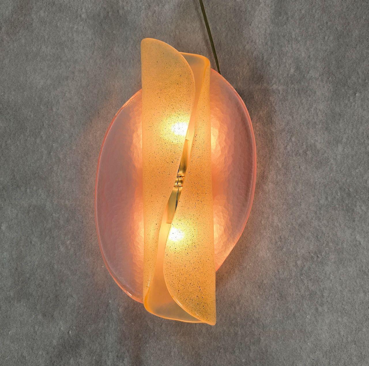 Coppia di appliques in vetro di Murano rosa e oro In condizioni ottime in vendita a Dallas, TX