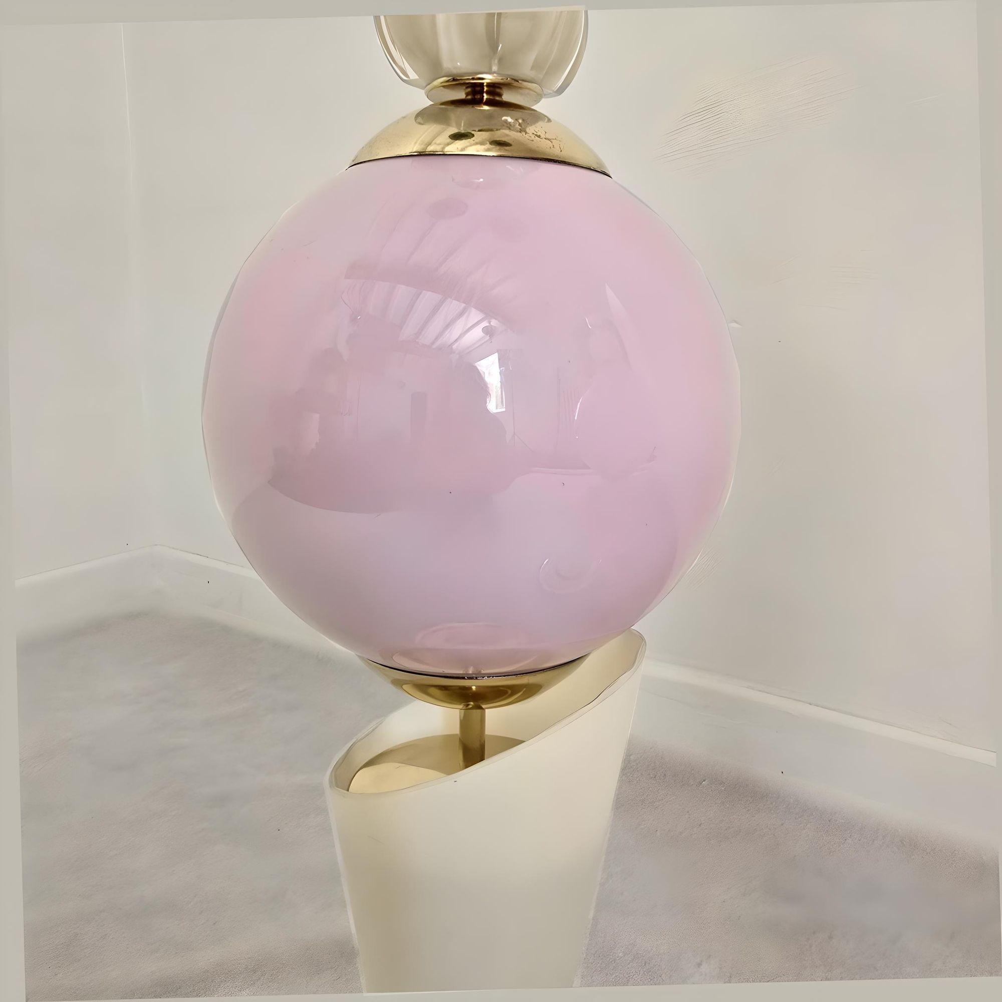 Paar Lampen aus rosa und elfenbeinfarbenem Murano-Glas im Zustand „Hervorragend“ im Angebot in Dallas, TX