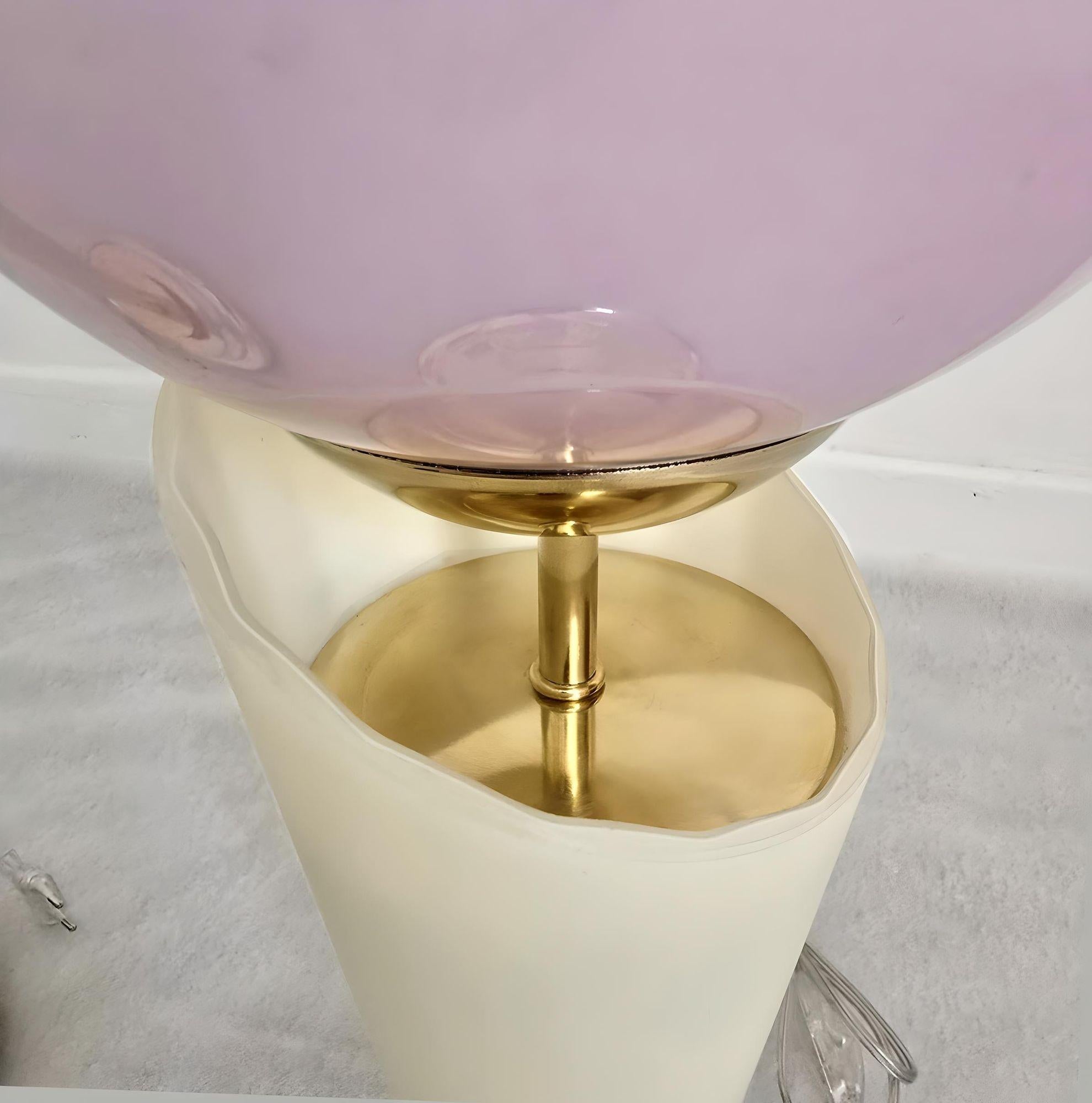 Paar Lampen aus rosa und elfenbeinfarbenem Murano-Glas (Messing) im Angebot