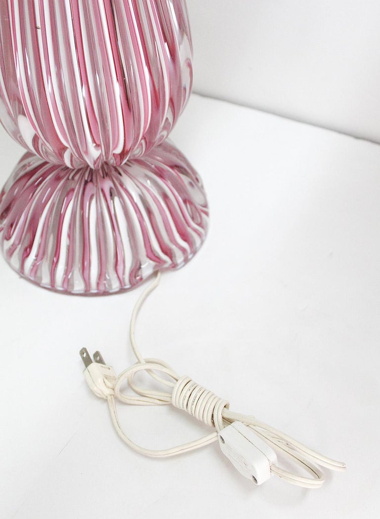 Pair of Pink and White Vetrarti Murano Glass Lamps, Circa 1980 For Sale 1