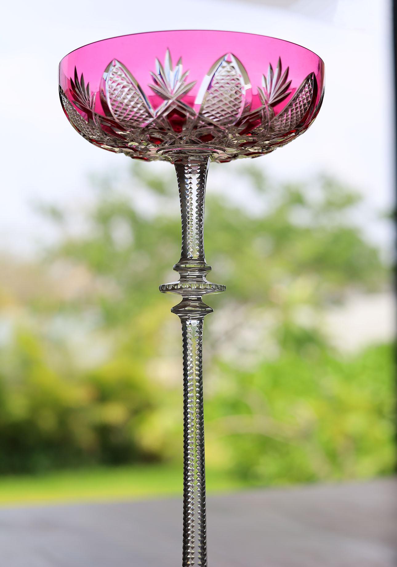 Pair of Pink Baccarat Tsar Champagne Coupes Francés en venta
