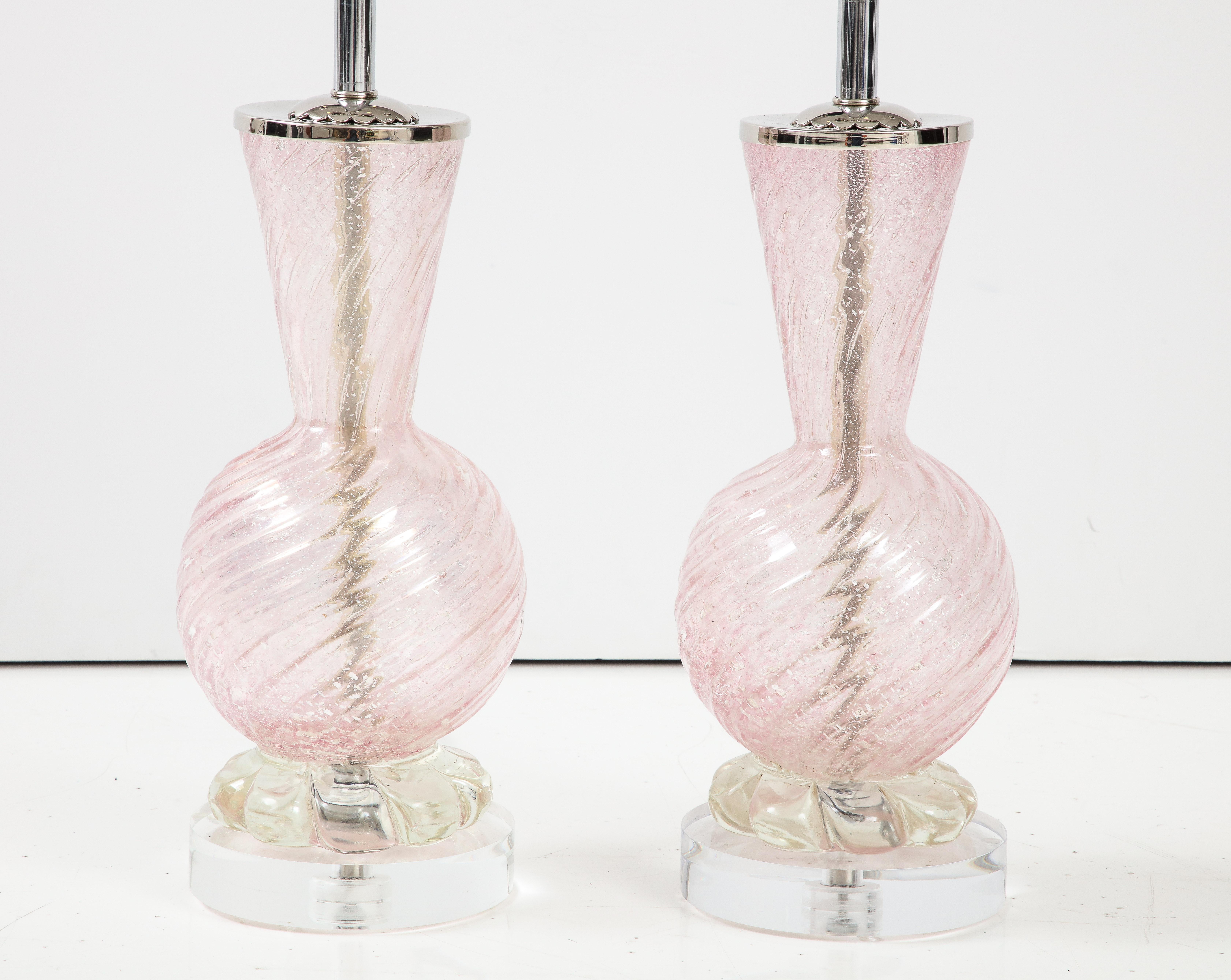 Pair of Pink Barovier Murano Glass Lamps In Good Condition For Sale In New York, NY