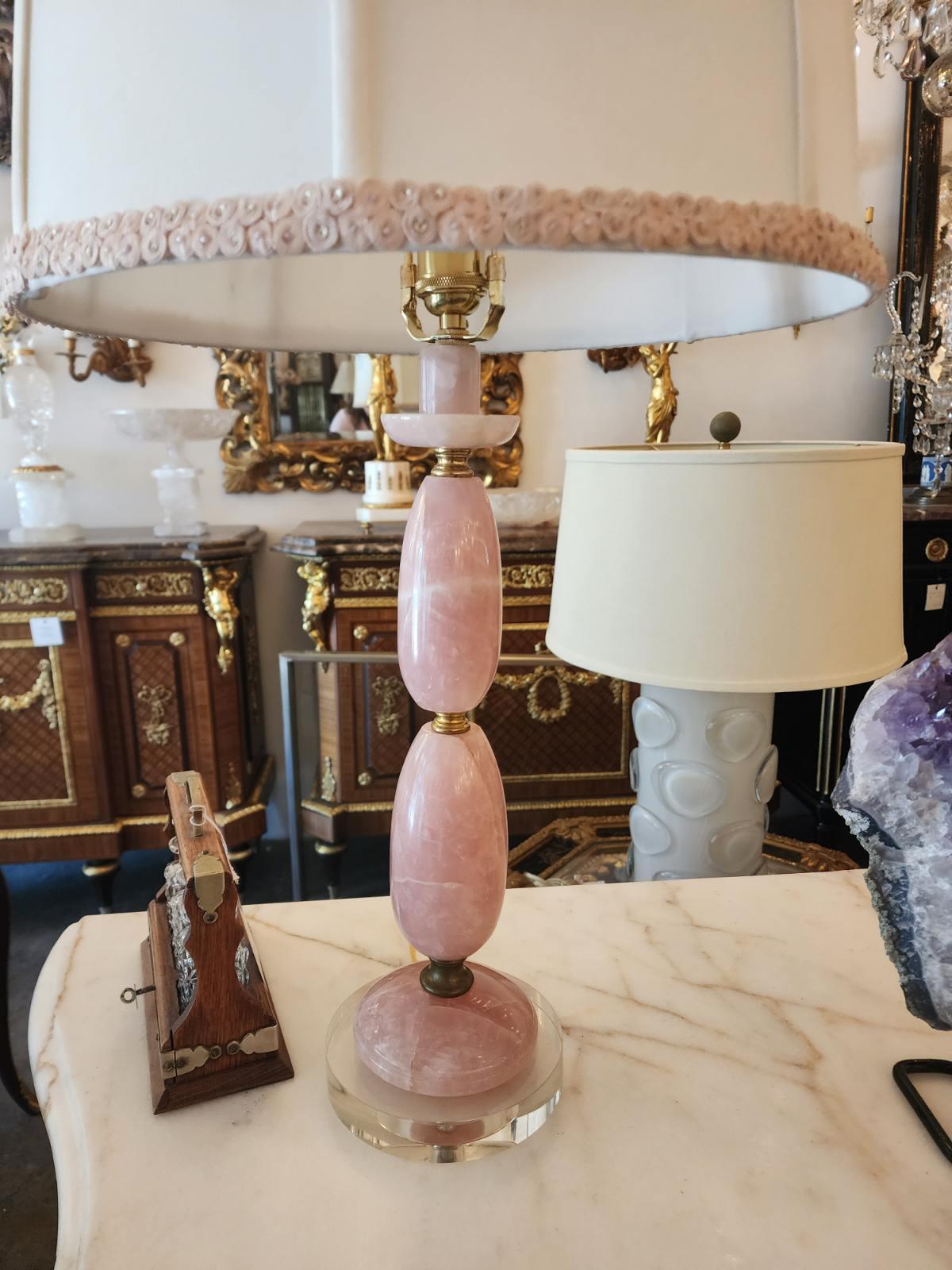 Paar rosa brasilianische Bergkristall-Tischlampen  (Brasilianisch) im Angebot