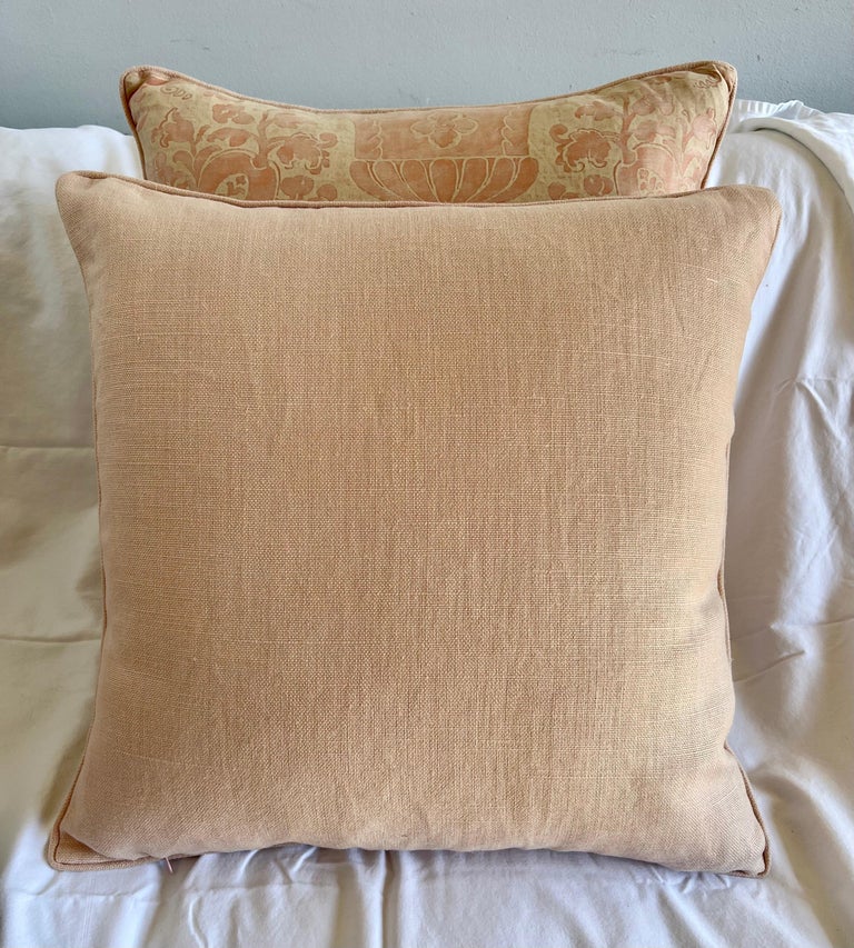 Pair of Pink and Cream Fortuny Pillows For Sale at 1stDibs