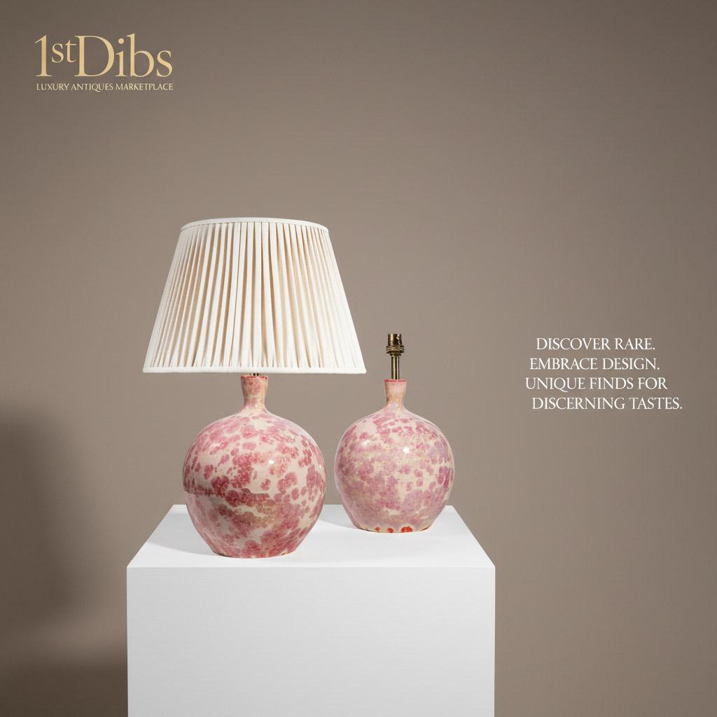 Paire de lampes-vases en cristal rose émaillé en vente 1