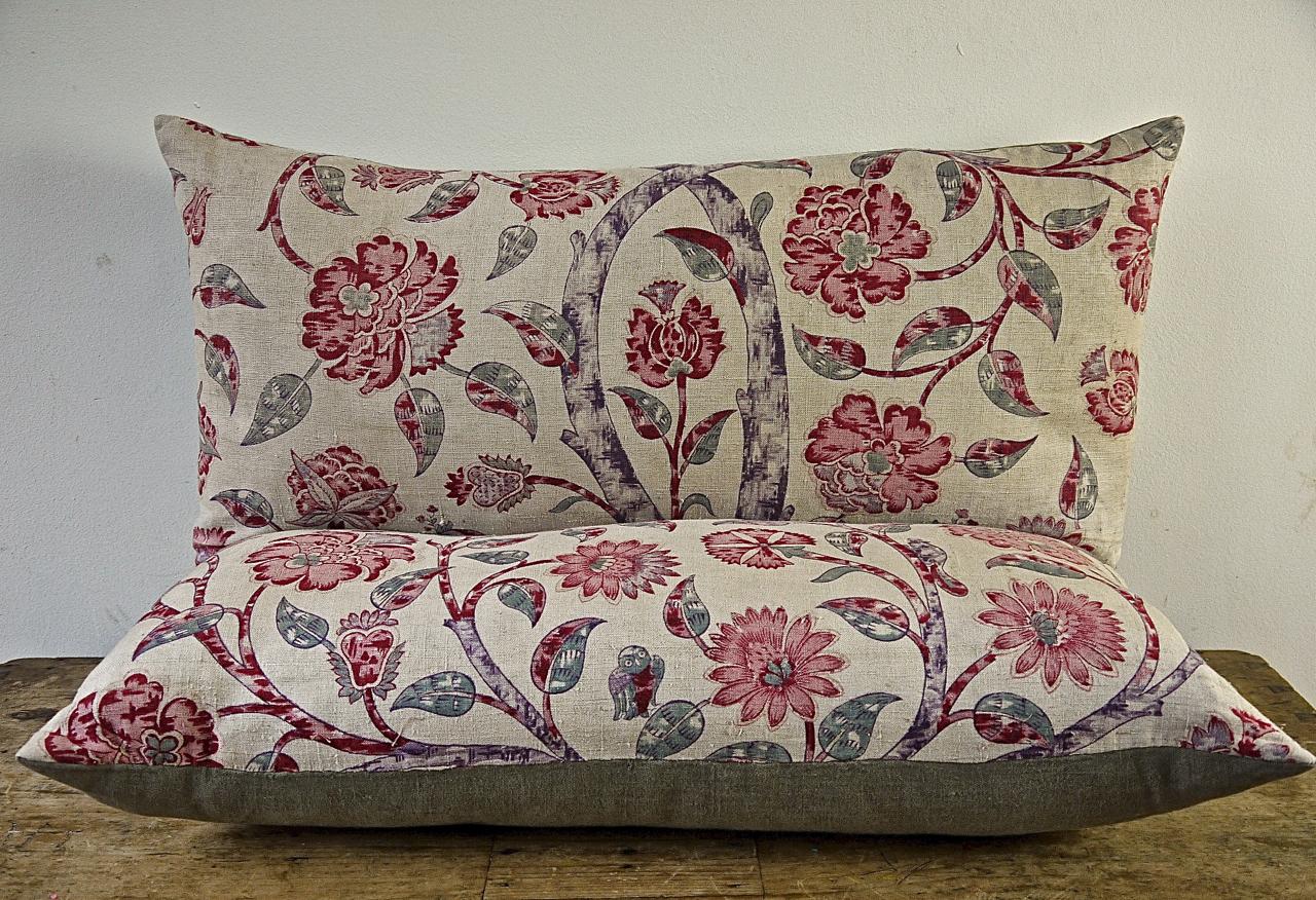 Pair of Pink Floral Linen Pillows French, 19th Century In Good Condition In London, GB