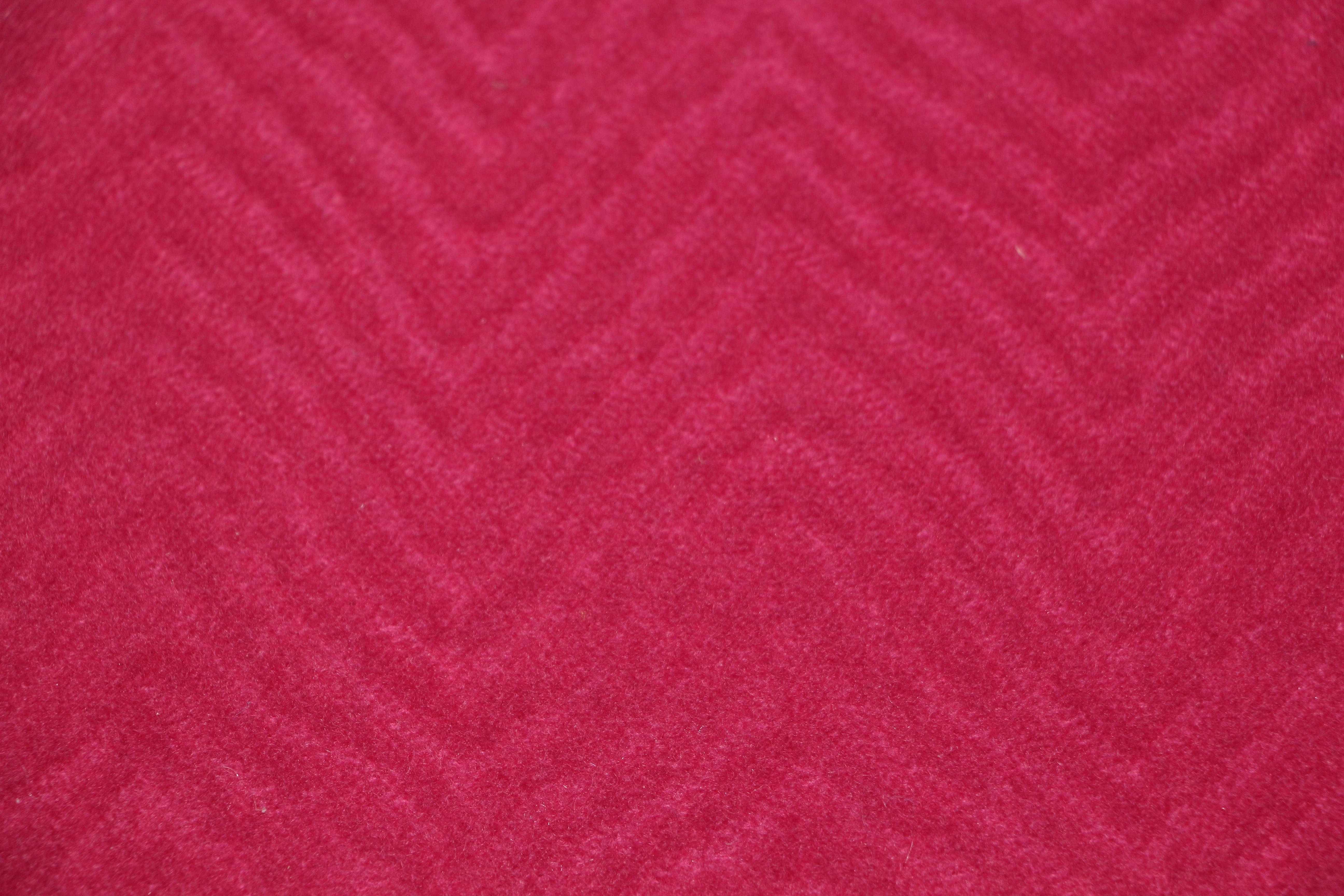 Paar rosa Fuschia-Ottomanen aus Wolle und Mohair mit Deckel (Mohairwolle)