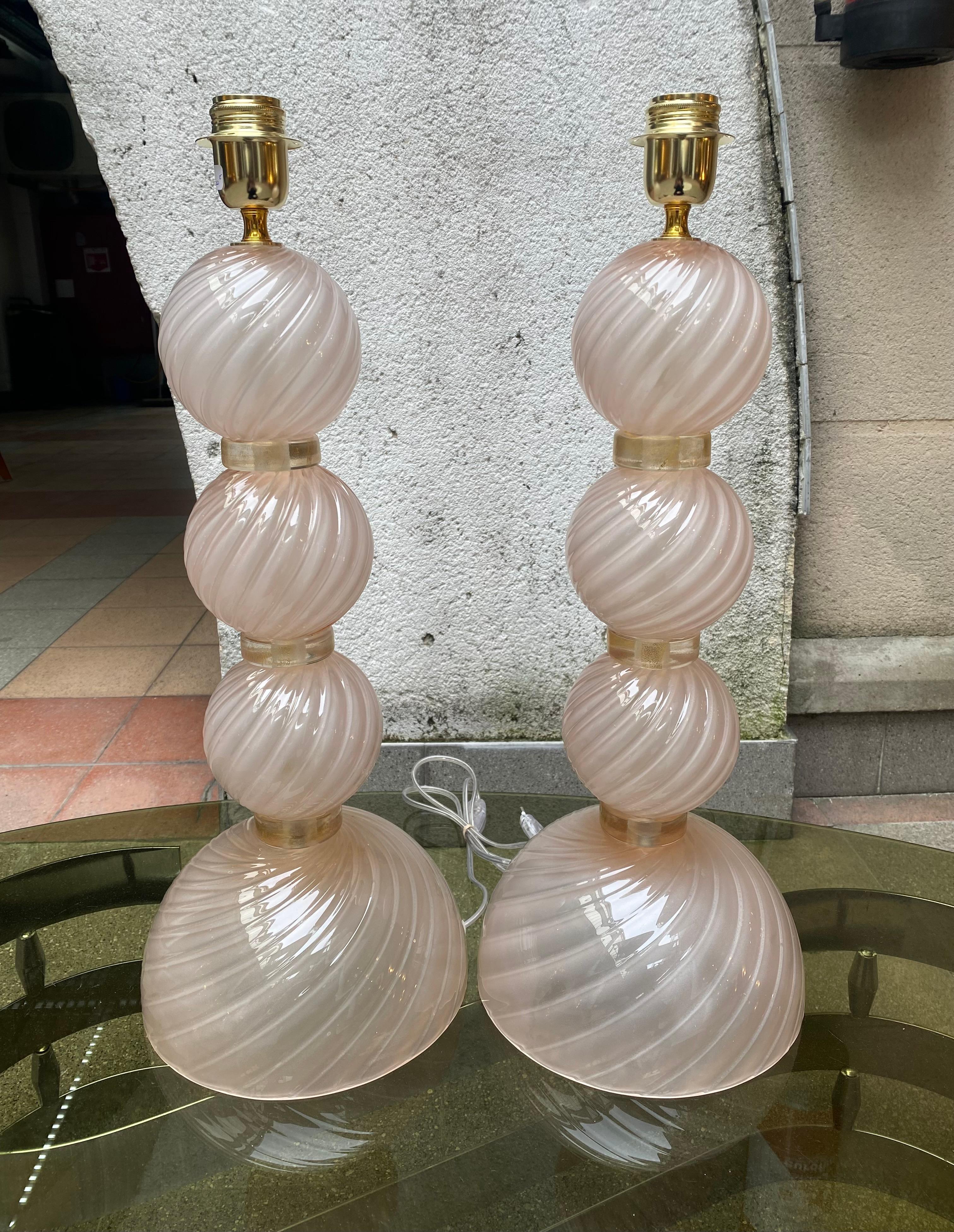Fin du 20e siècle Paire de lampes roses  verre Murano en vente