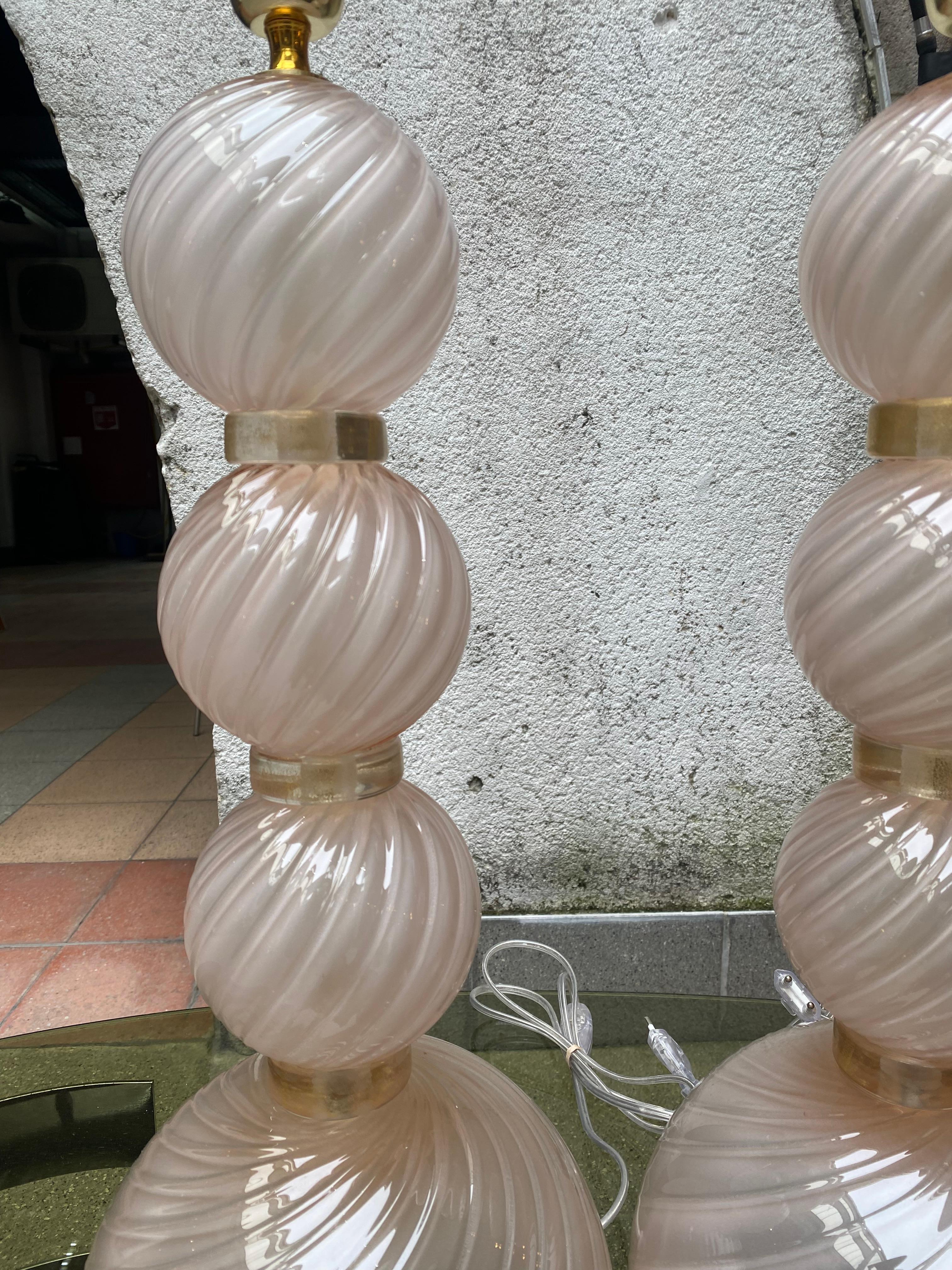 Verre de Murano Paire de lampes roses  verre Murano en vente