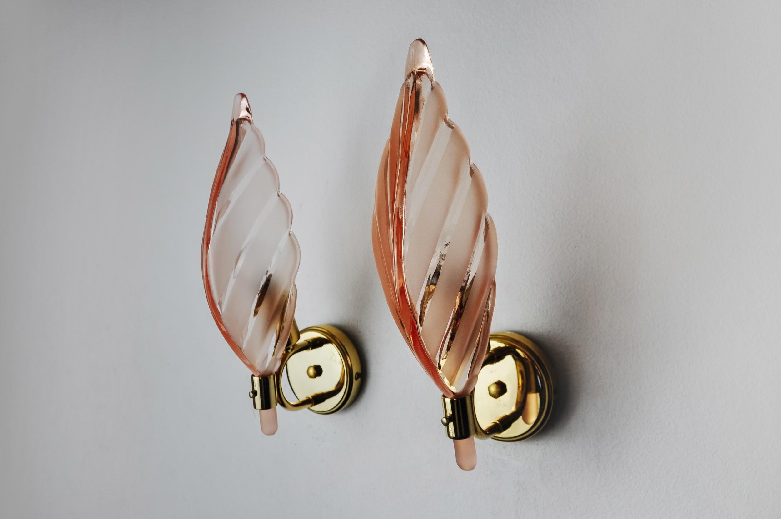 Hollywood Regency Pair of Pink Leaf Sconces, Mazzega Murano, Italy 1970 For Sale