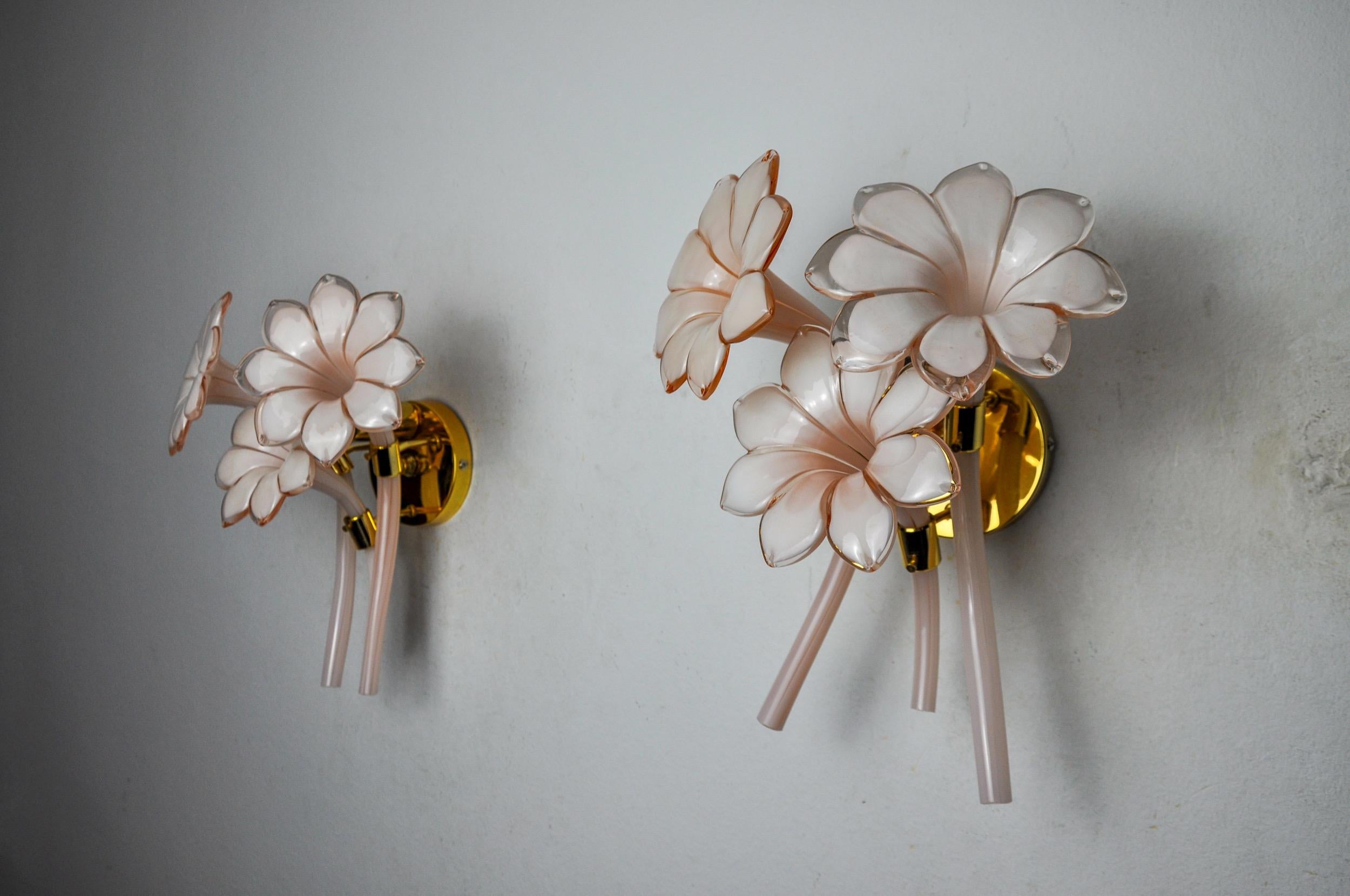 Hollywood Regency Pair of pink Lily cala sconces, murano glass, Italy, 1970