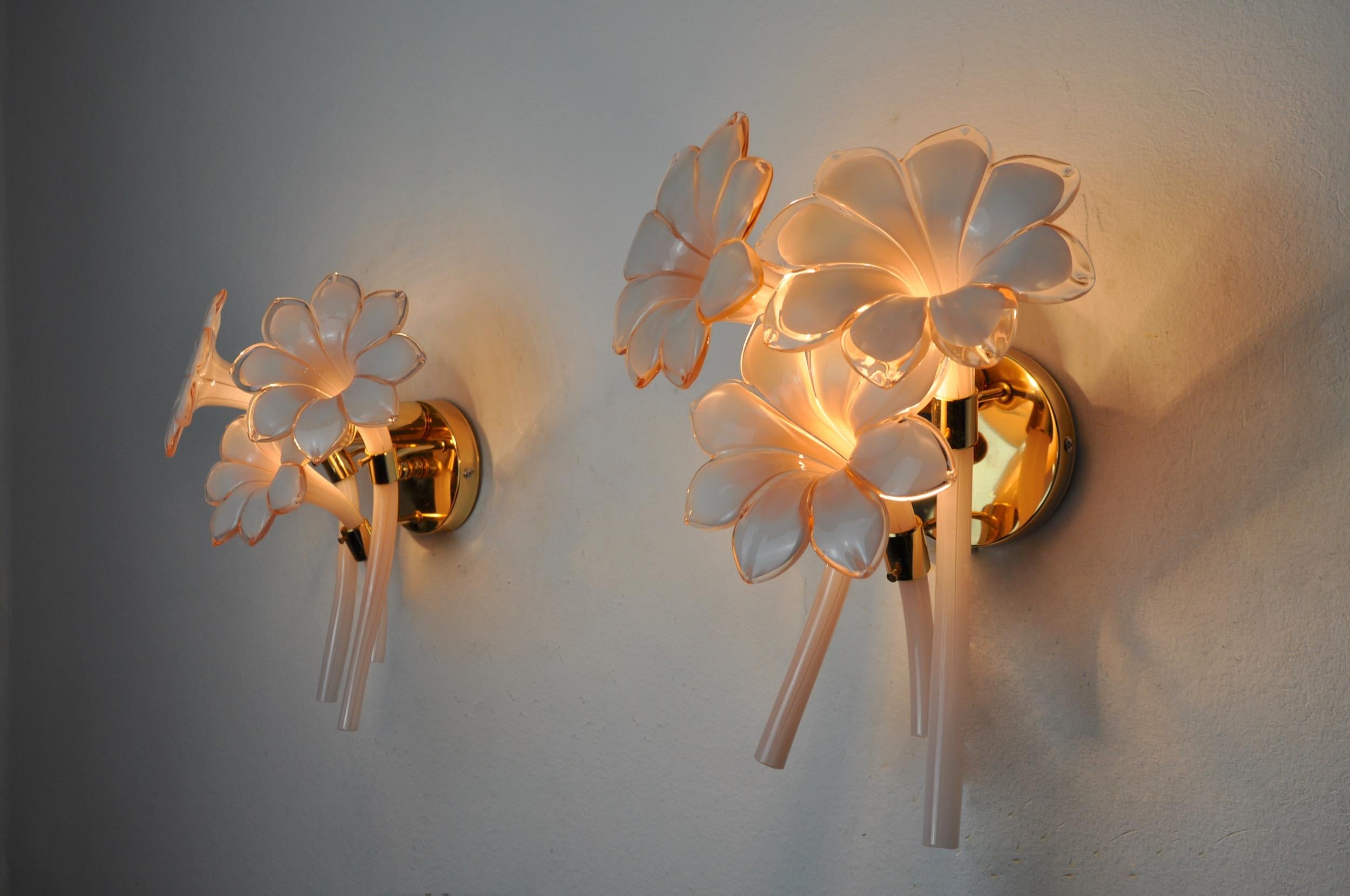 Crystal Pair of pink Lily cala sconces, murano glass, Italy, 1970