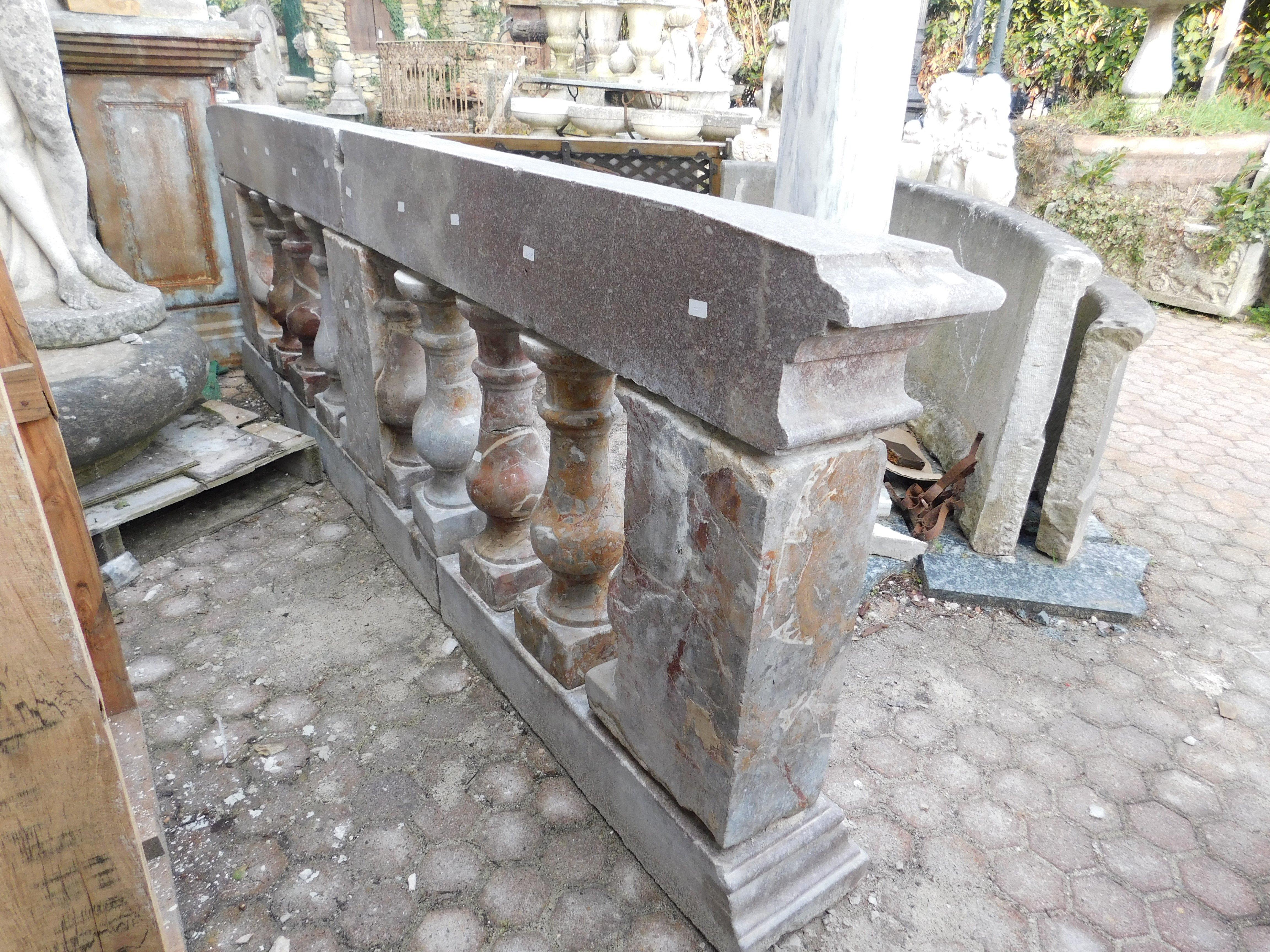 Pair of pink marble balustrade railings, with sculpted columns, Italy For Sale 3