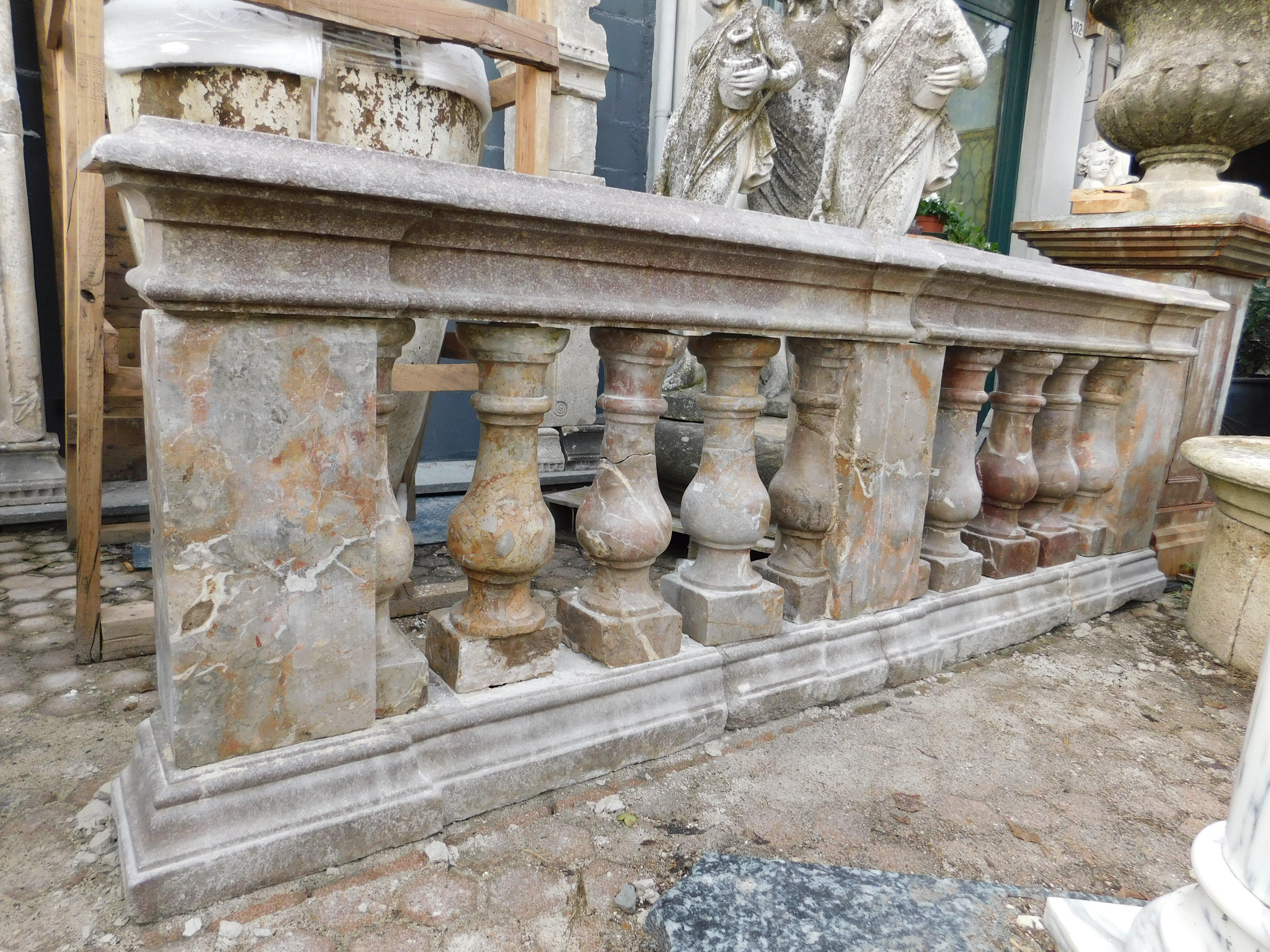 Pair of pink marble balustrade railings, with sculpted columns, Italy For Sale 7