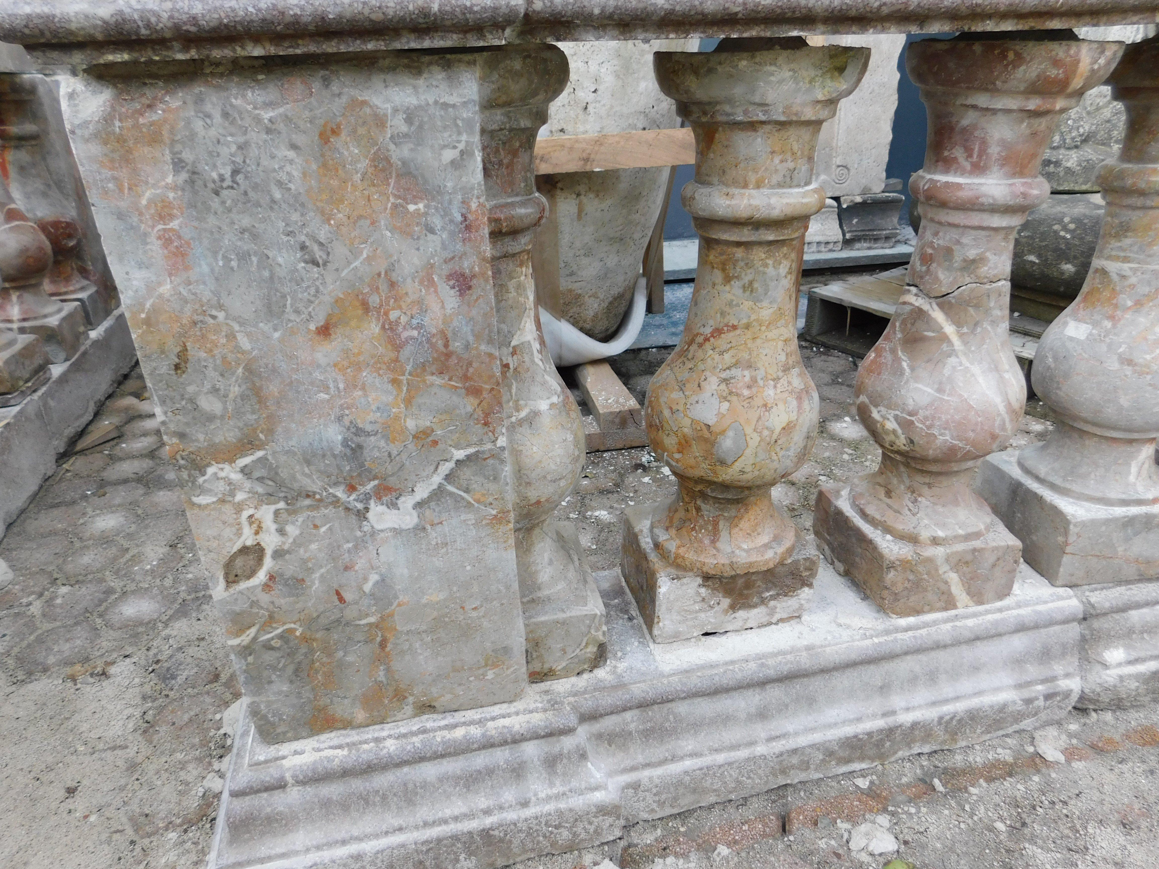Pair of pink marble balustrade railings, with sculpted columns, Italy For Sale 8