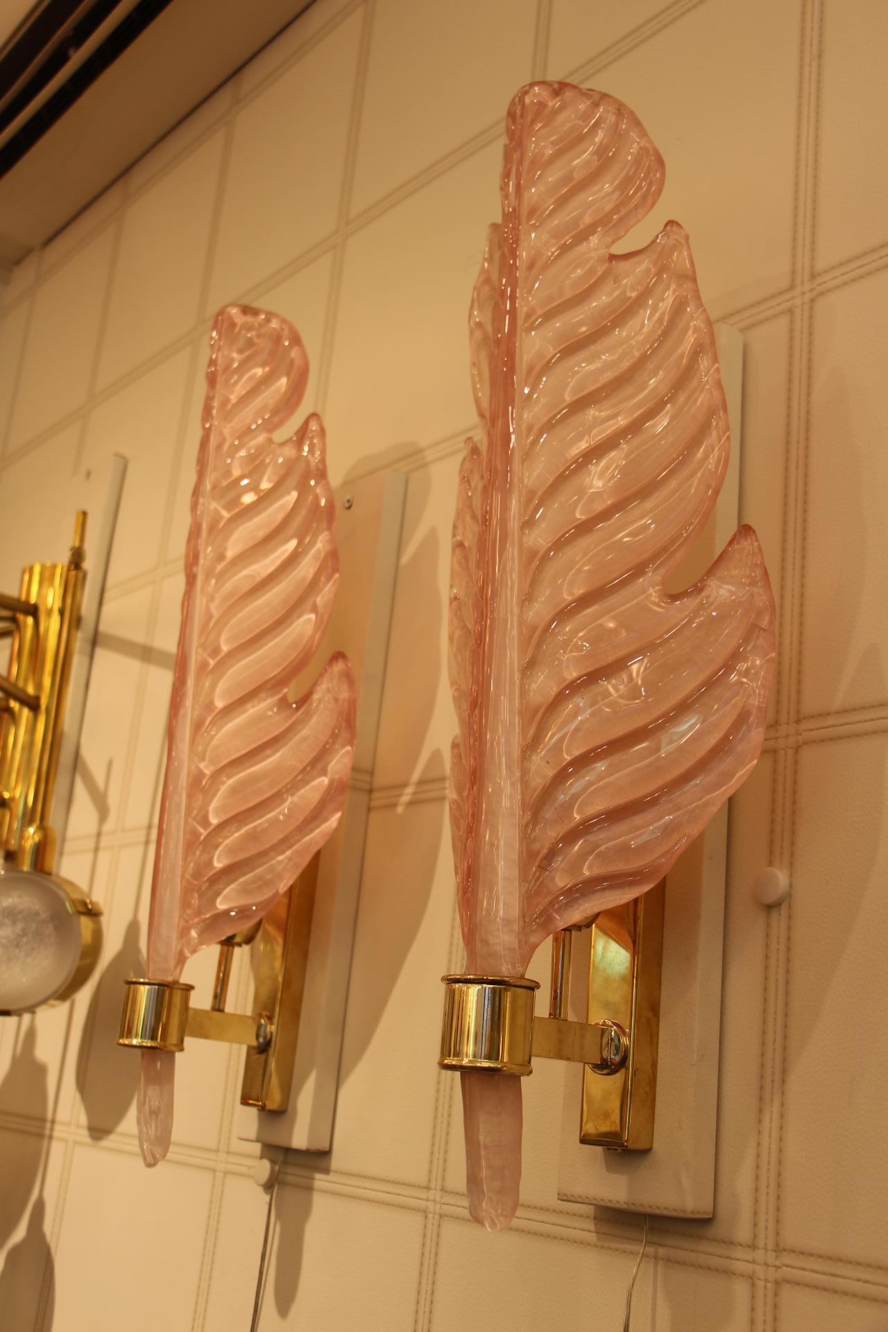 Coppia di lampade da parete a forma di foglia in vetro di Murano rosa,  Stile Barovier In condizioni ottime in vendita a Saint-Ouen, FR