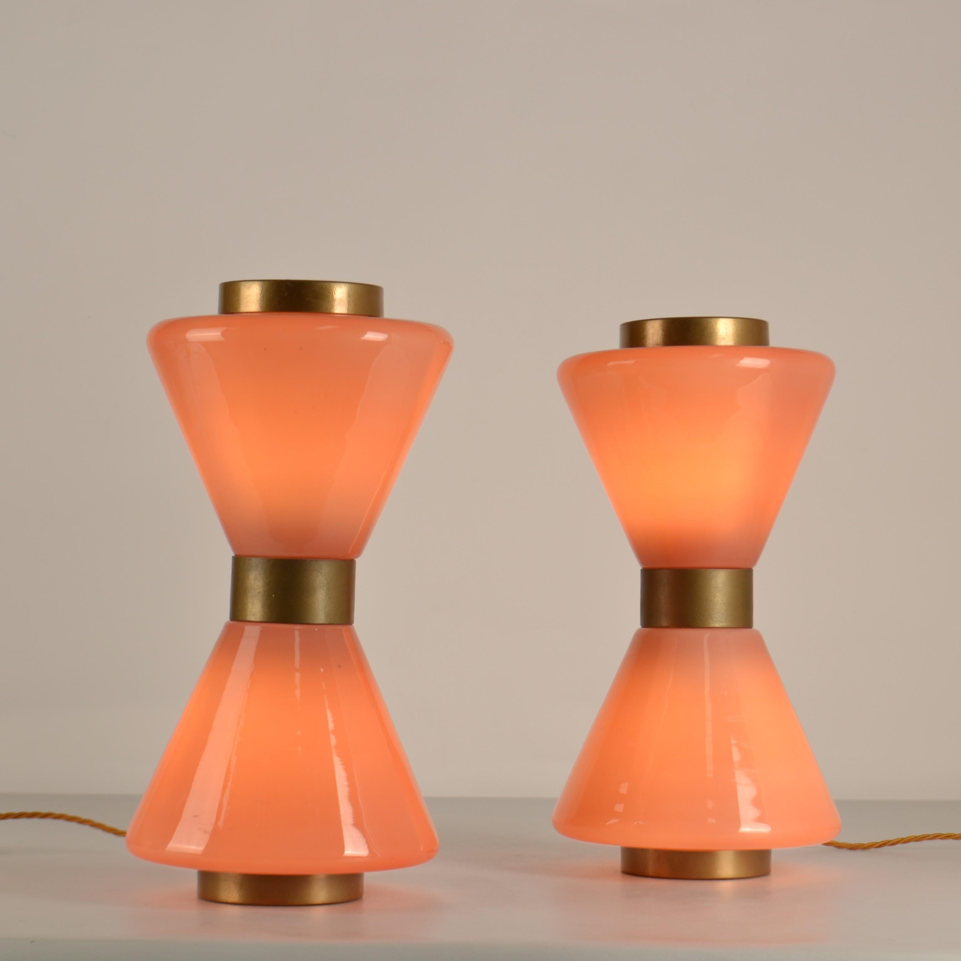Pareja de Lámparas de Mesa de Murano Rosa Reloj de Arena Años 50 Estilo Vistosi en venta 1