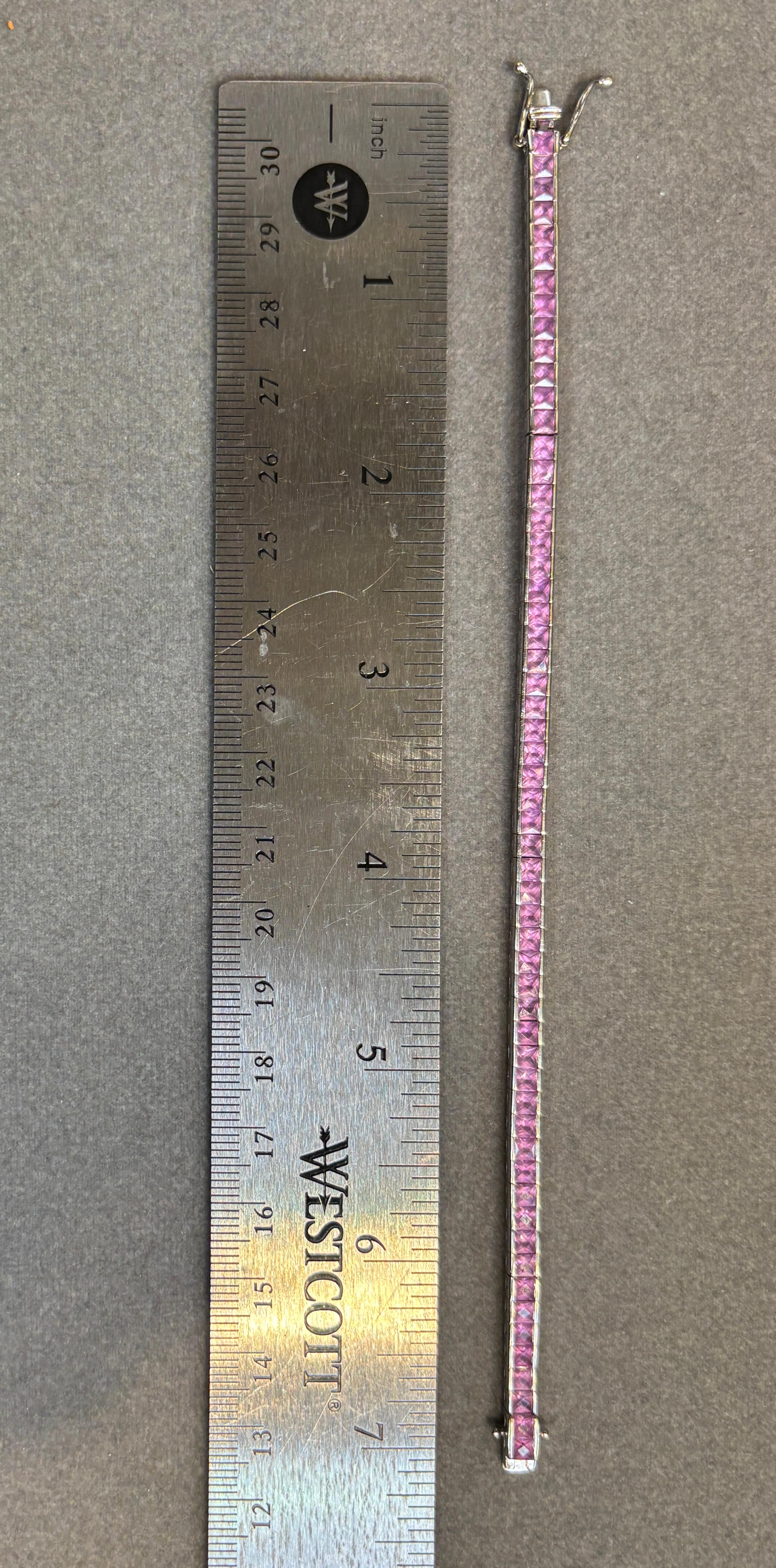 Par de pulseras de zafiro rosa en venta 2