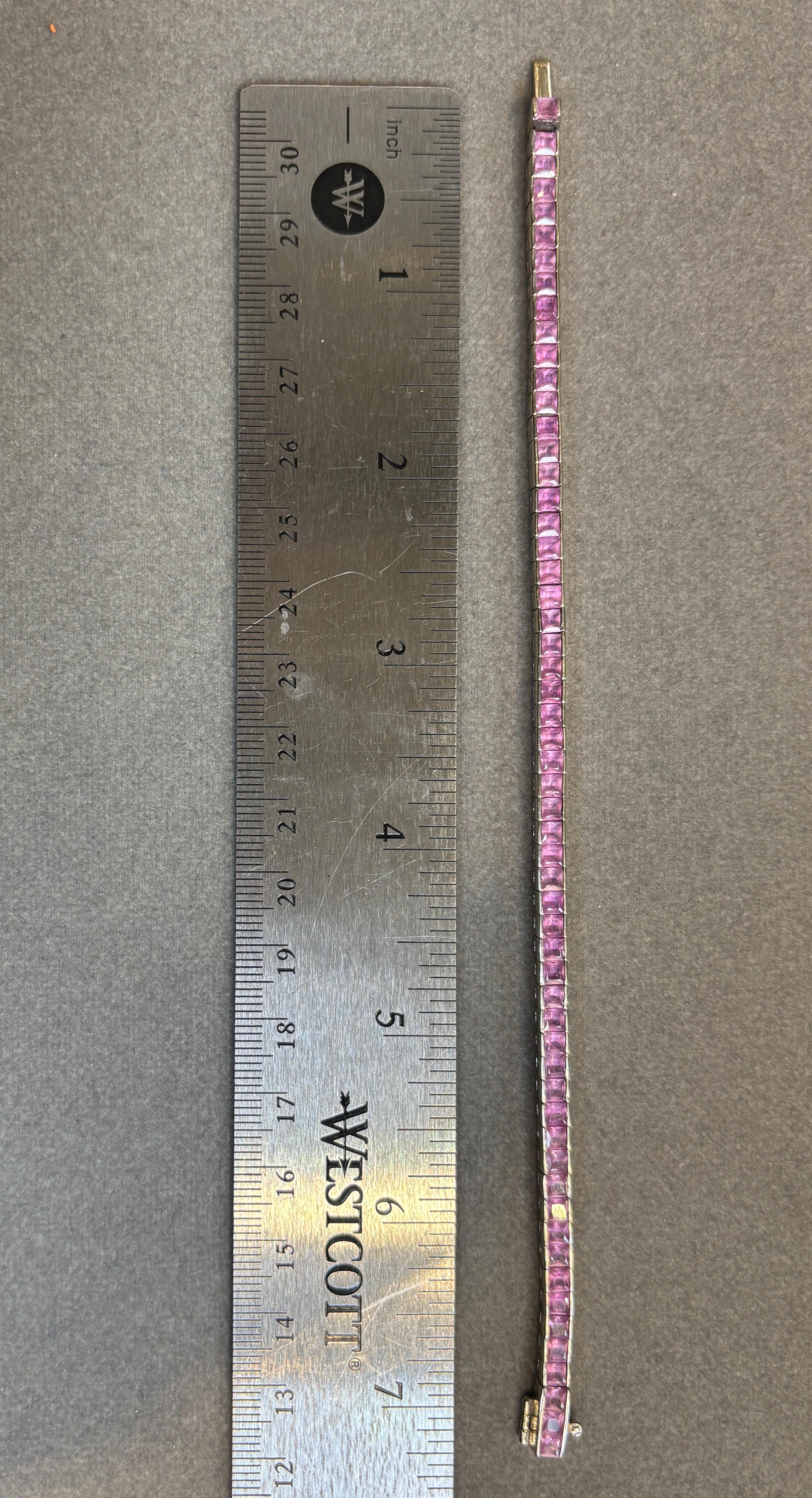 Par de pulseras de zafiro rosa en venta 3