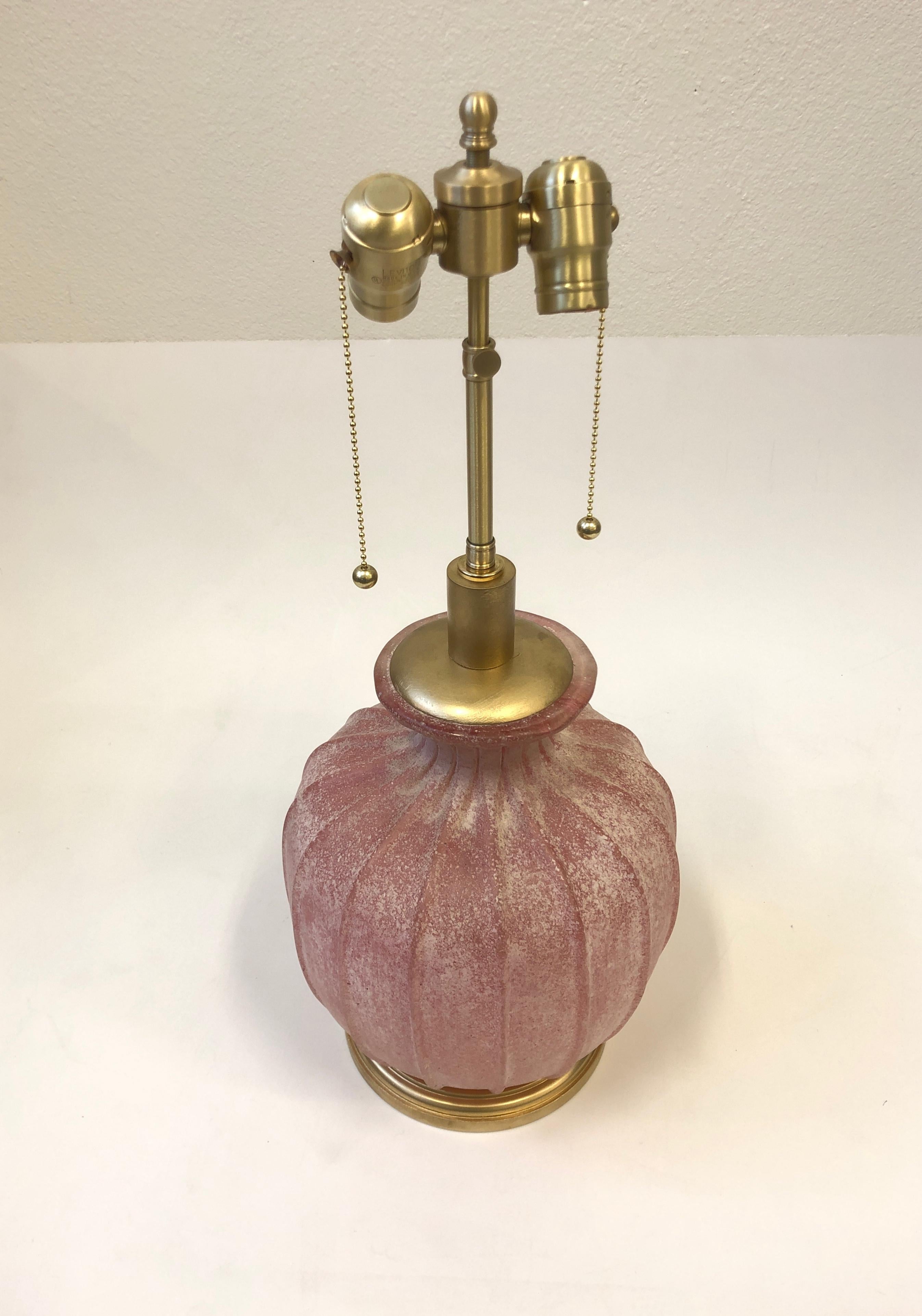 Pair of Pink Scavo Murano Glass Table Lamps by Seguso Vetri d'Arte In Excellent Condition In Palm Springs, CA