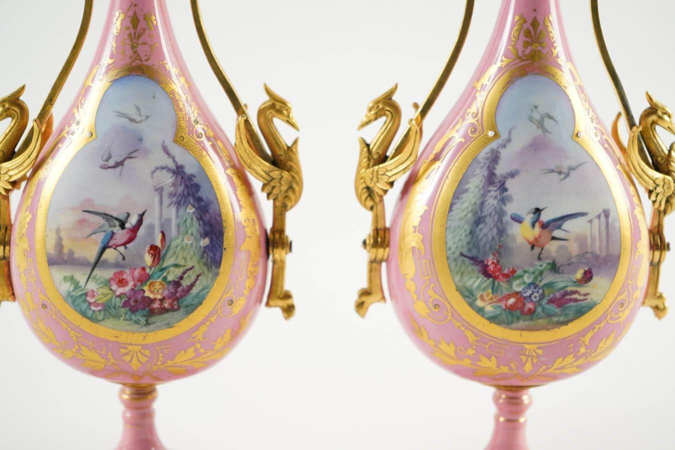 Pair of Pink Sevres Vases In Excellent Condition For Sale In Saint-Ouen, FR