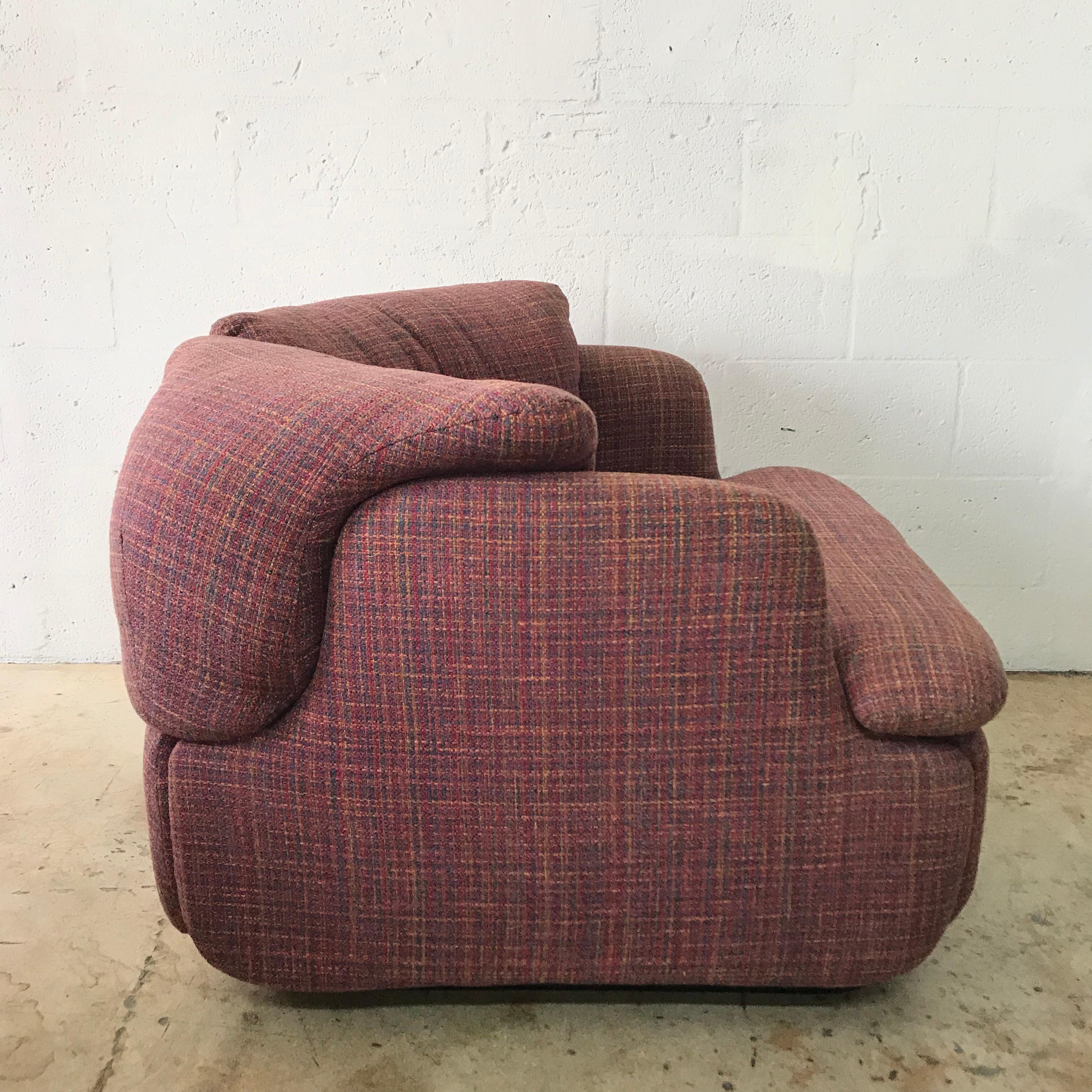 Mid-Century Modern Pair of Pink Tweed “Confidential” Chairs by Alberto Rosselli for Saporiti Italia