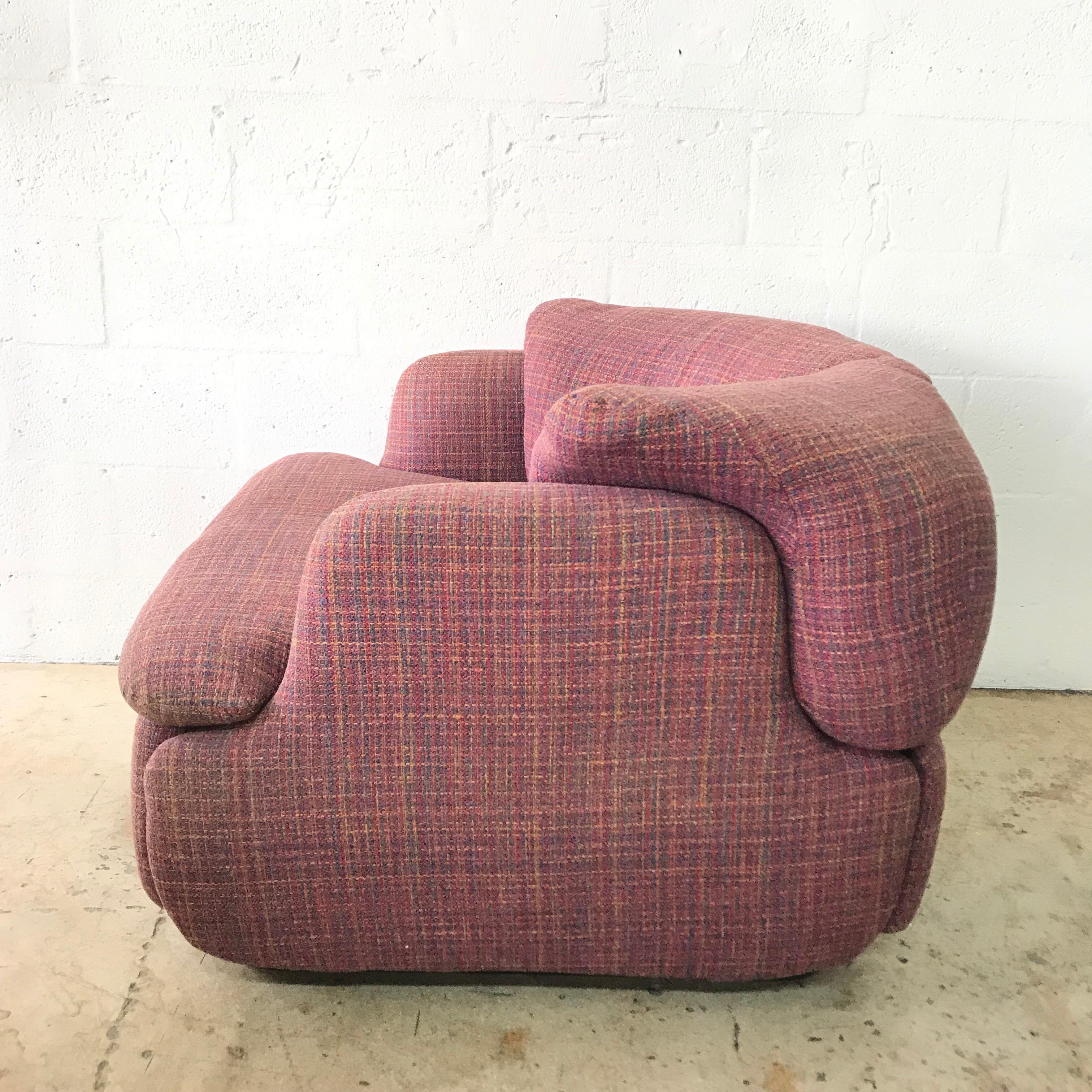 Pair of Pink Tweed “Confidential” Chairs by Alberto Rosselli for Saporiti Italia In Good Condition In Miami, FL