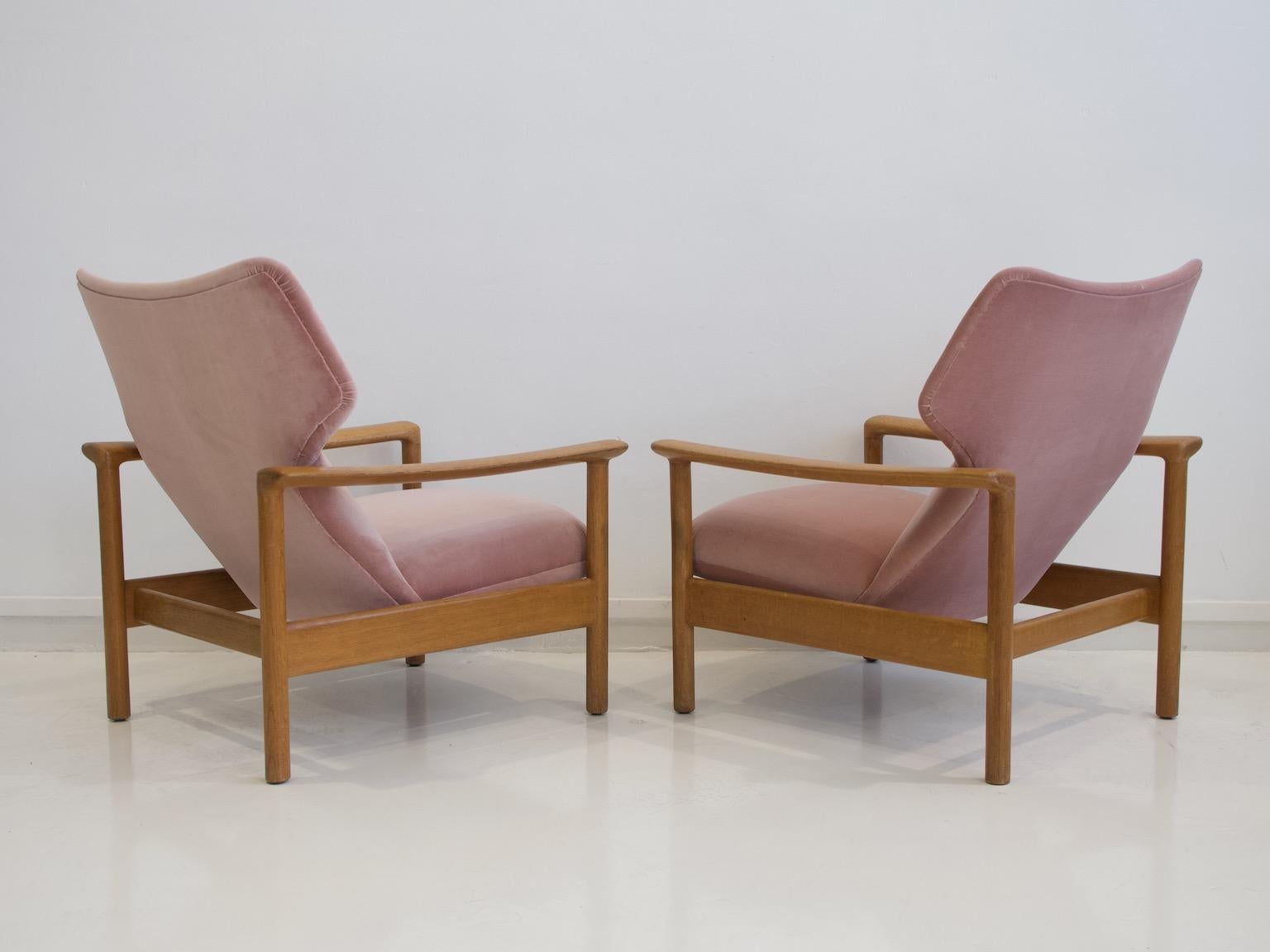 Scandinavian Modern Pair of Pink Velvet Armchairs with Oak Frame