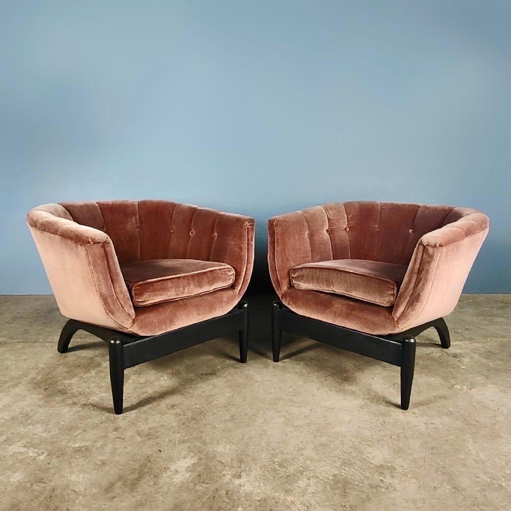 New Stock ✅

Pair of Pink Velvet Scallop Lounge Chairs Vintage Mid Century Retro MCM

A matching pair of lounge chairs in a scallop shell design dating from 1960s.

With the original pink velvet upholstery which has been professionally cleaned and