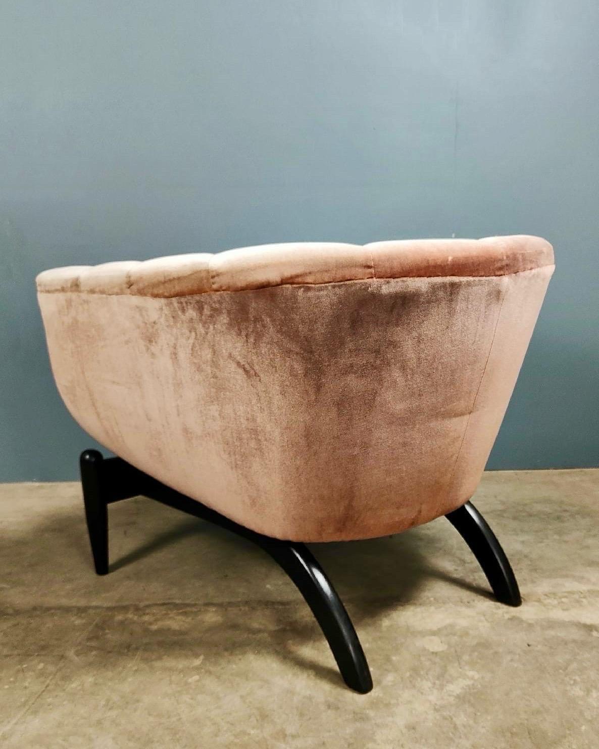 Mid-20th Century Pair Of Pink Velvet Scallop Shell Lounge Chairs Mid Century Vintage Retro MCM