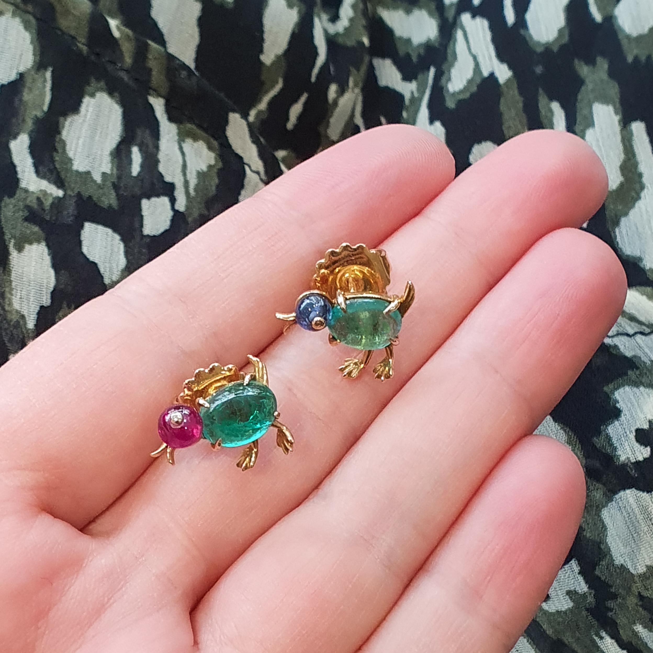 Pair of Pins Clips Ear Studs Baby Ducks Emerald Sapphire Ruby In Excellent Condition In Geneva, CH