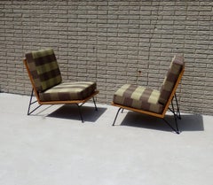 Paire de chaises longues Pipsan Saarinen Swanson avec structure en bois et pieds en fer forgé