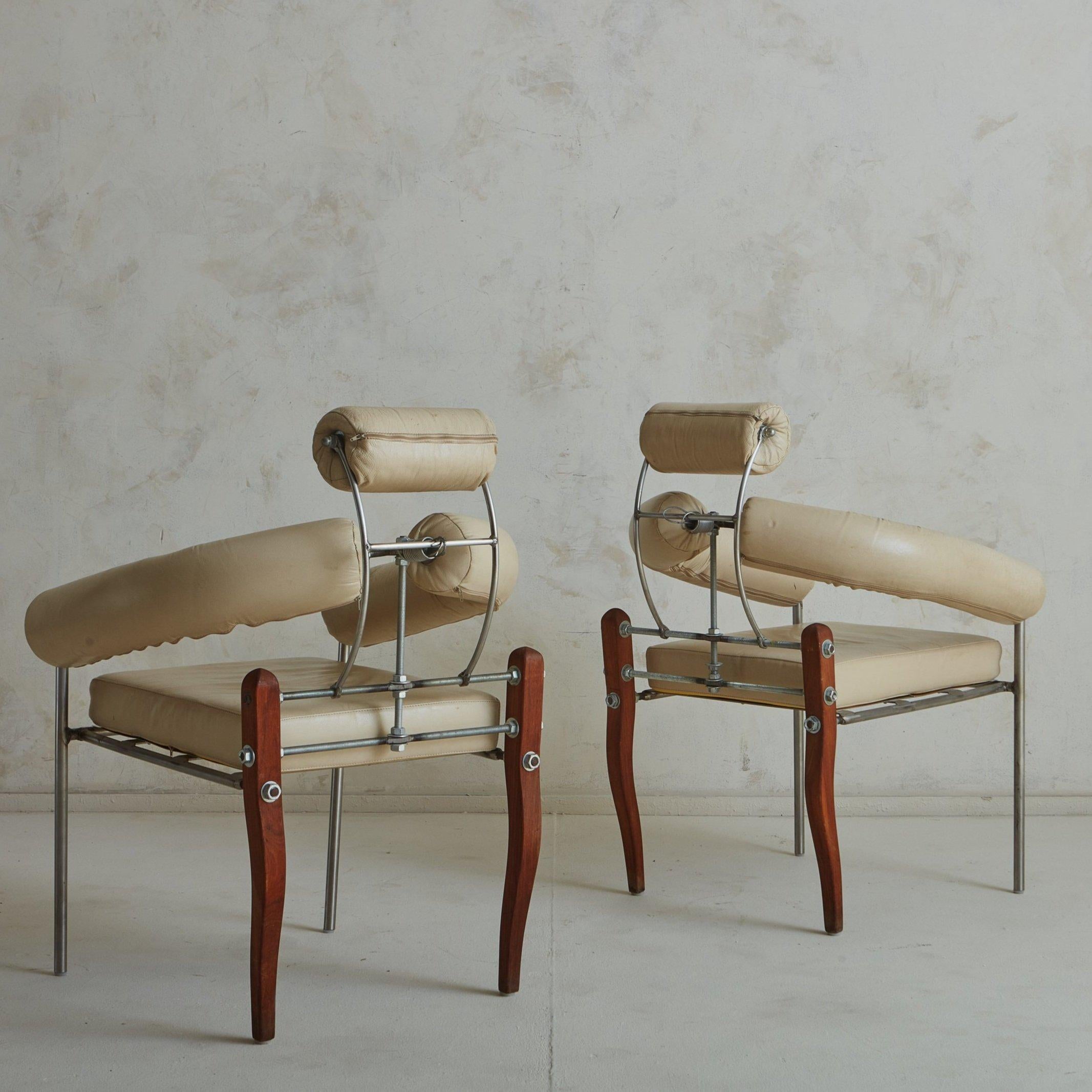 Postmoderne Paire de chaises 'Pirmin' en cuir crème par Heinz Julen, Suisse 1990 en vente