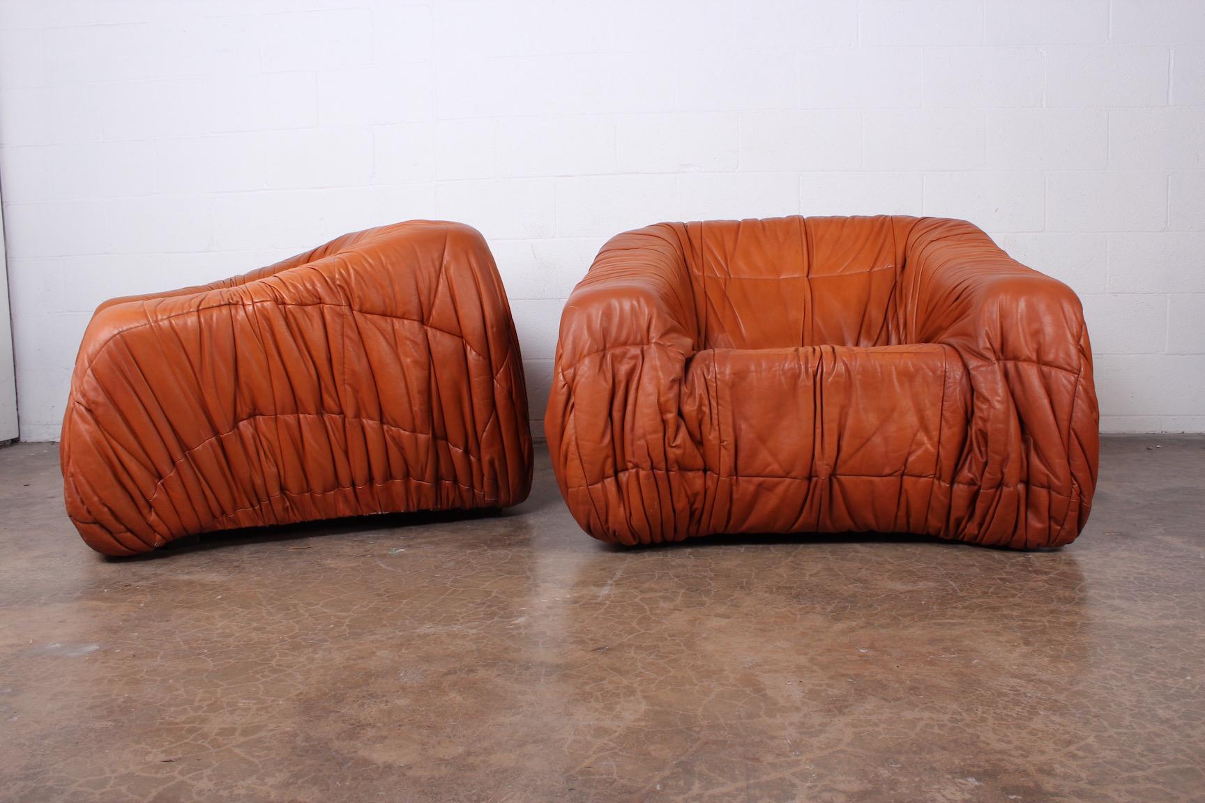 Pair of 'Piumino' Lounge Chairs by De Pas, D'urbino & Lomazzi for Dell'Oca In Good Condition In Dallas, TX