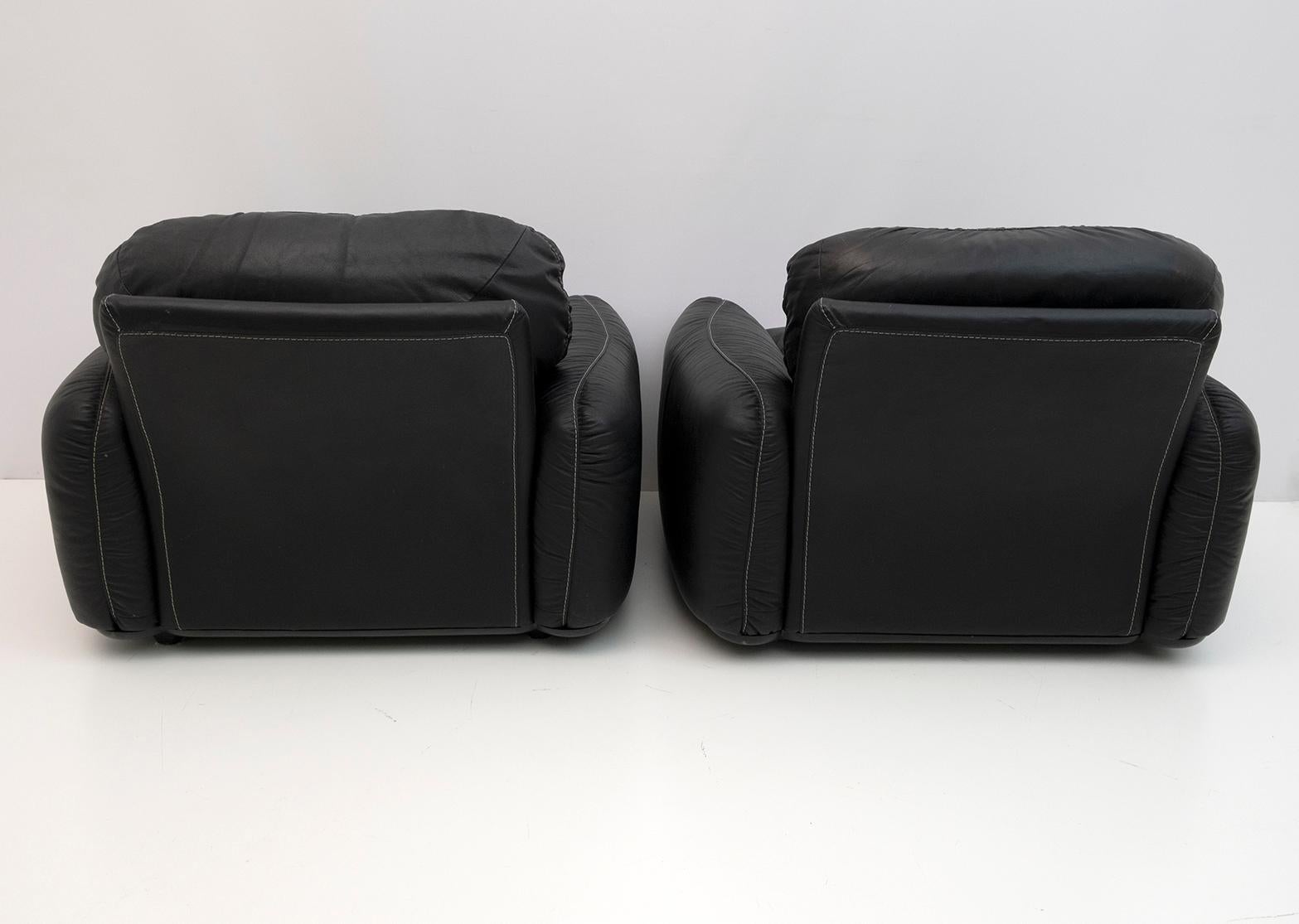 Mid-Century Modern Pair of Piumotto Italian Leather Armchairs by Arrigo Arrighi for Busnelli, 1970s For Sale