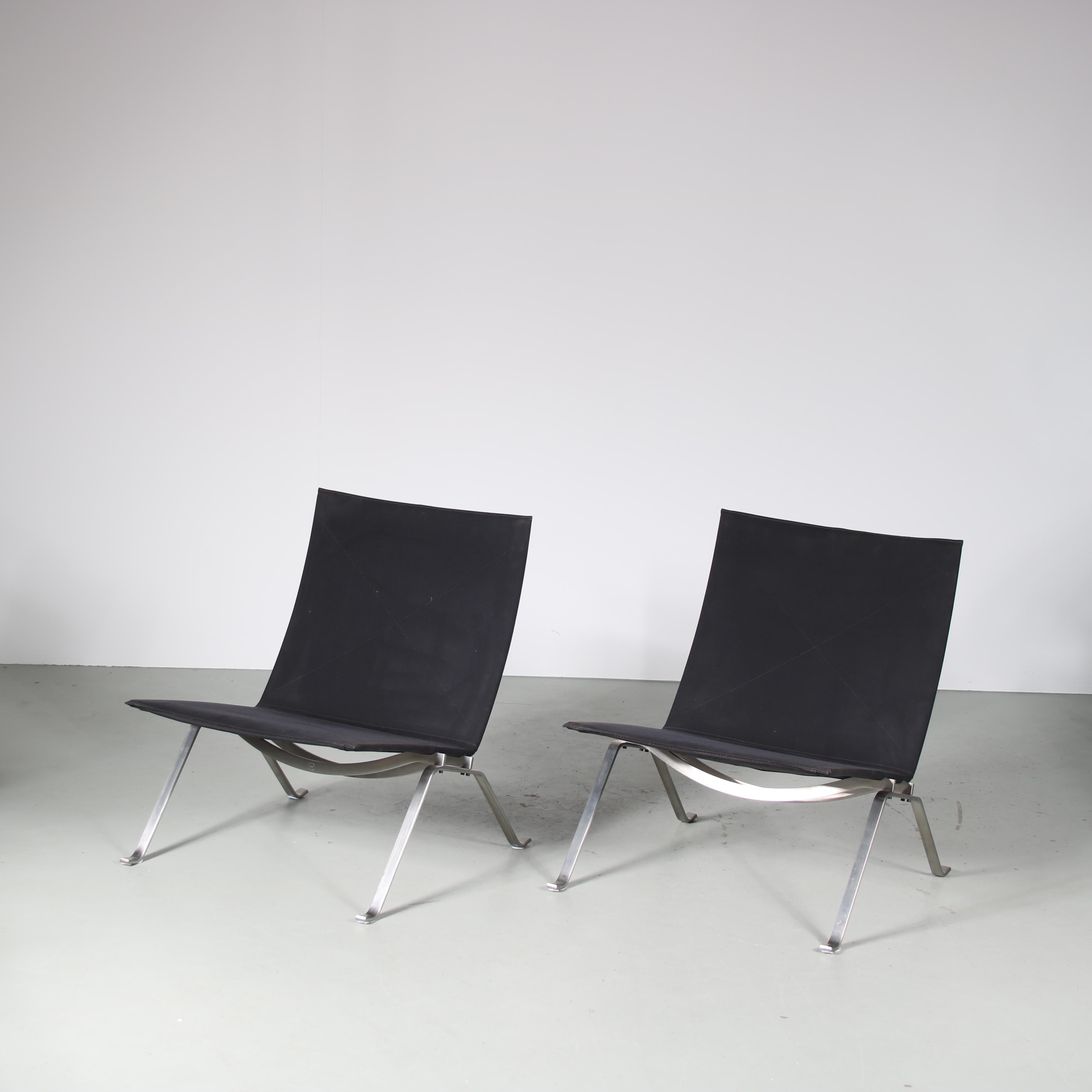 Danish Pair of PK22 Chairs by Poul Kjaerholm for Fritz Hansen, Denmark, 2010