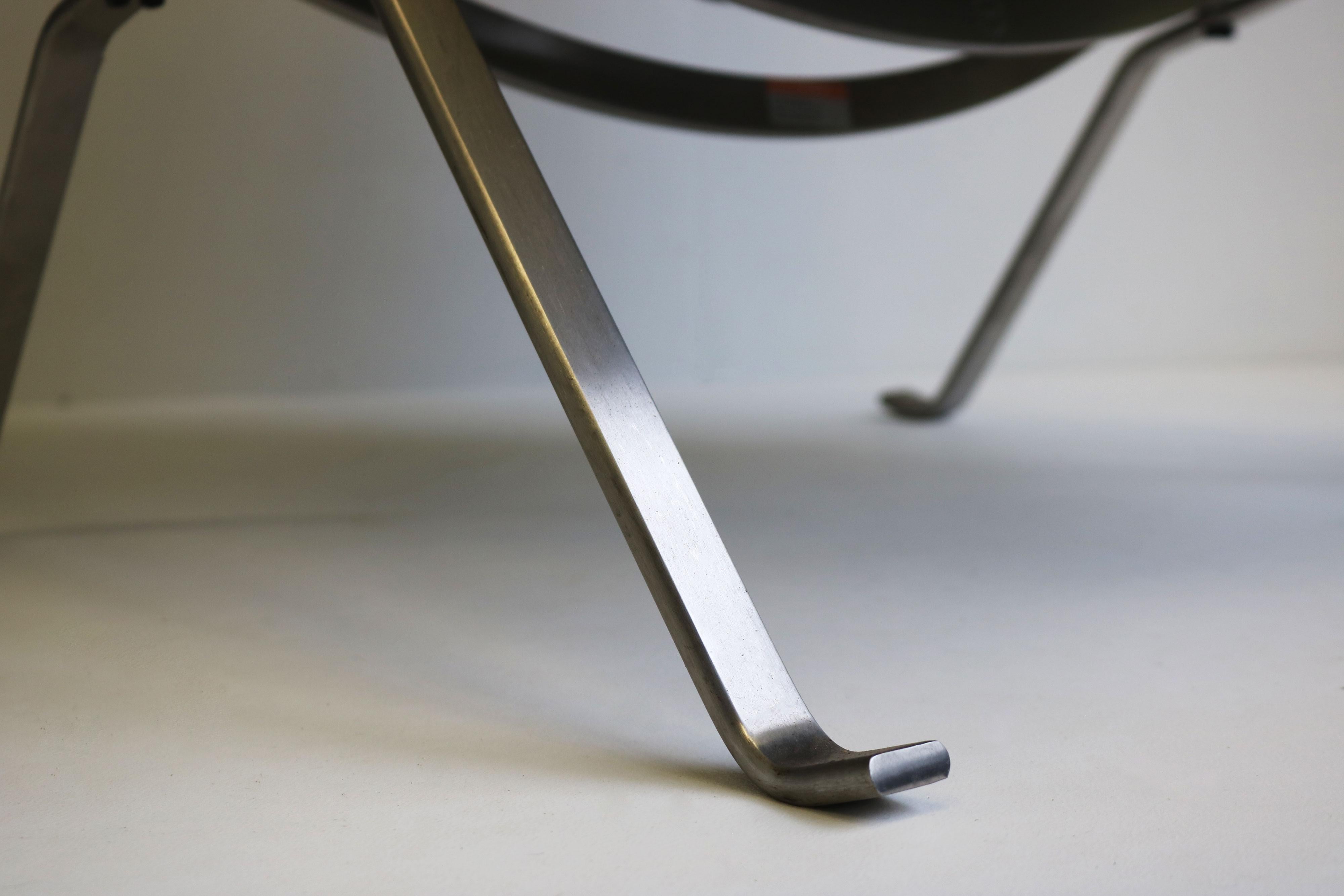 Paar PK22 Loungesessel von Poul Kjaerholm für Fritz Hansen, schwarzes Leder im Angebot 4