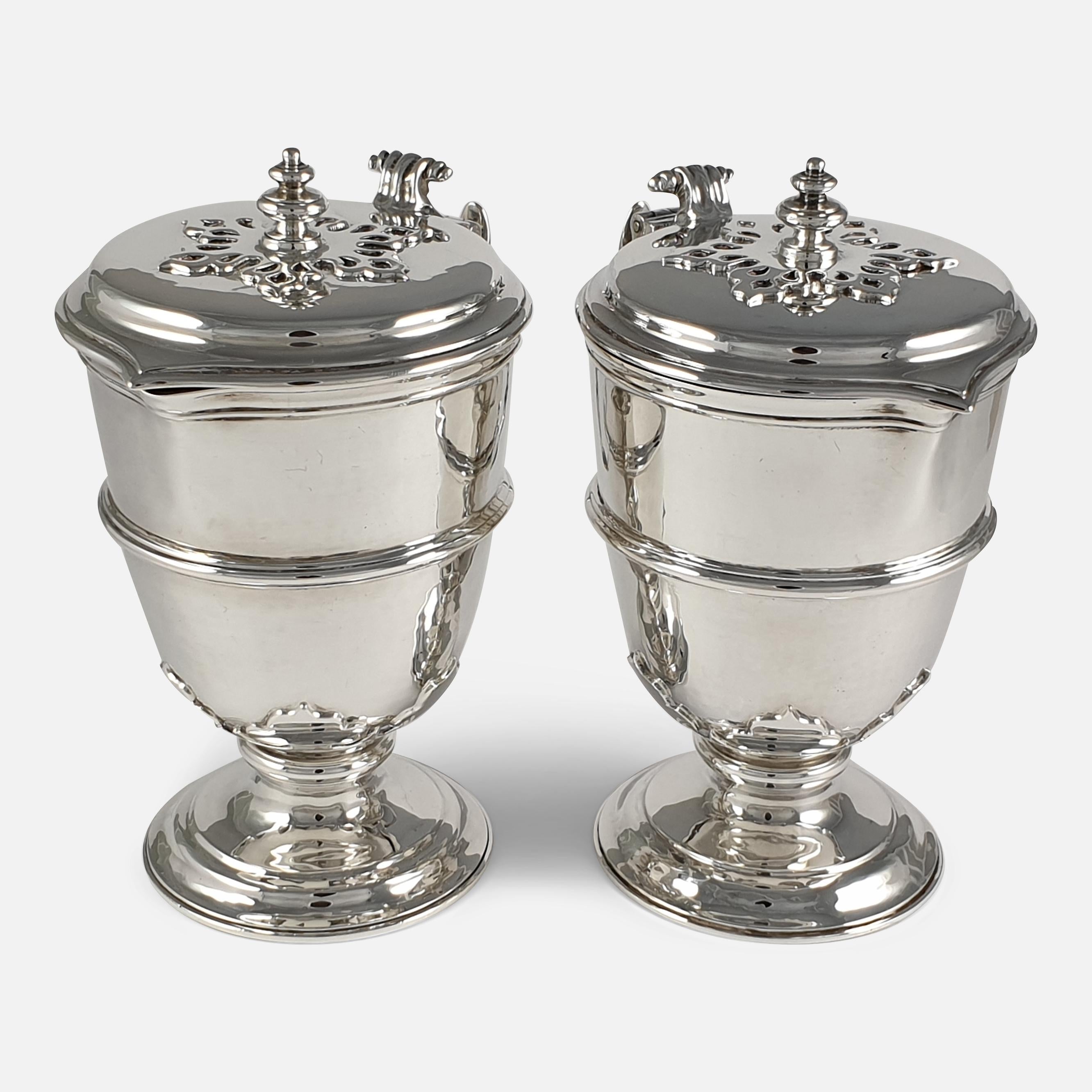 Pair of Sterling Silver Ewers, London, 1935 For Sale 1
