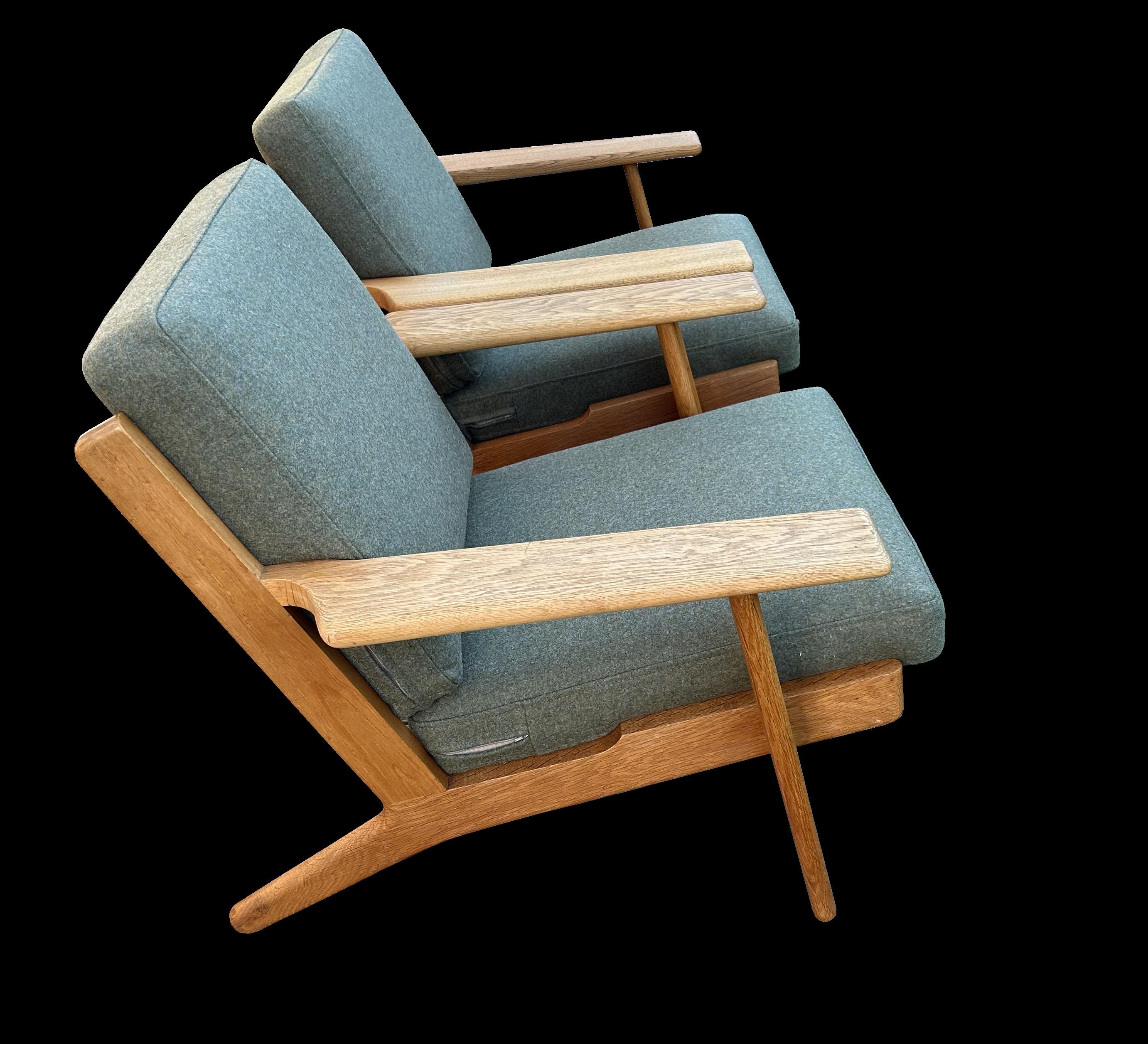Scandinave moderne Paire de chaises Plank modèle GE290 de Hans Wegner pour Getama en vente
